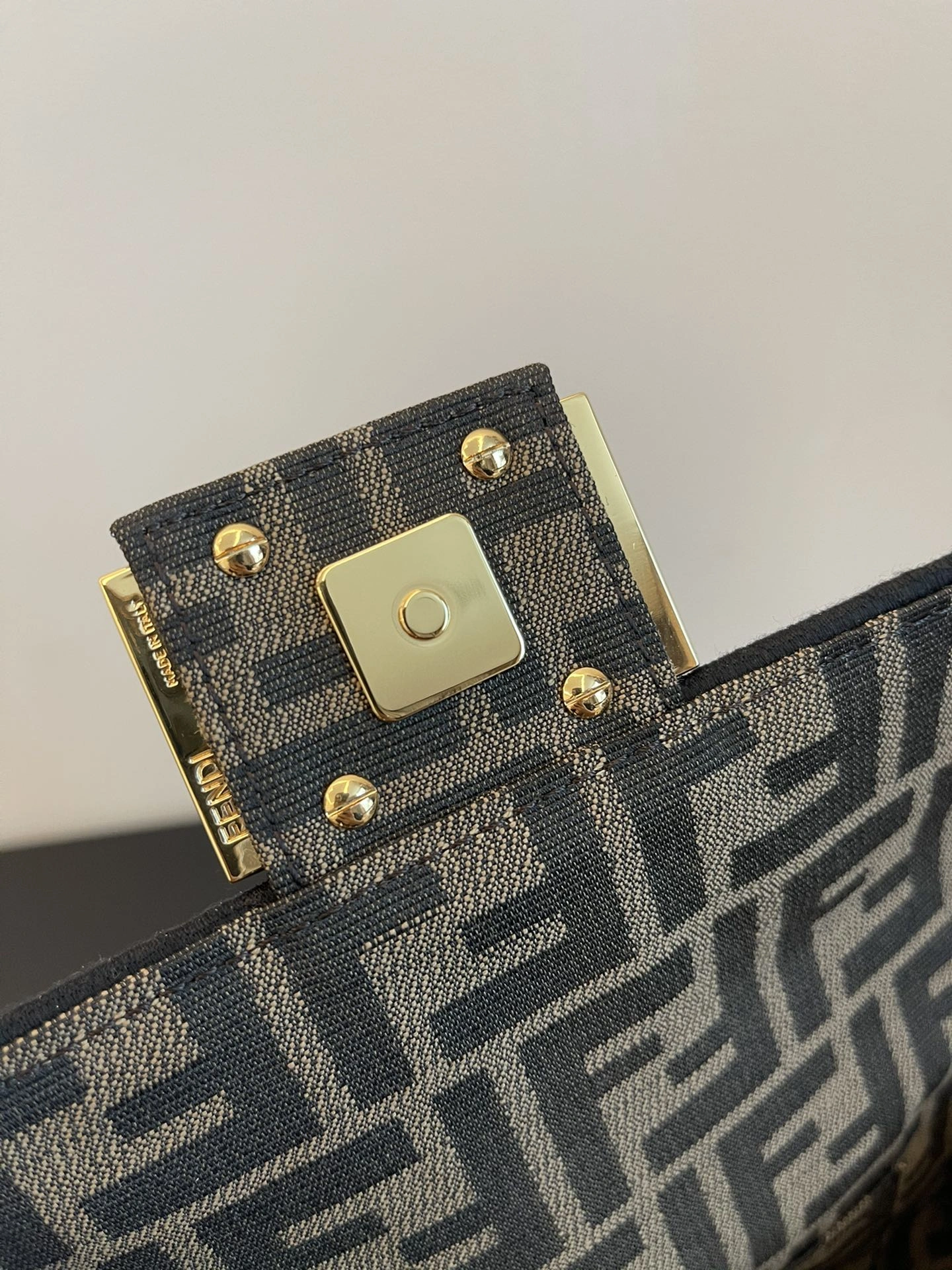 Fendi Satchel Bags Stretchable 76783