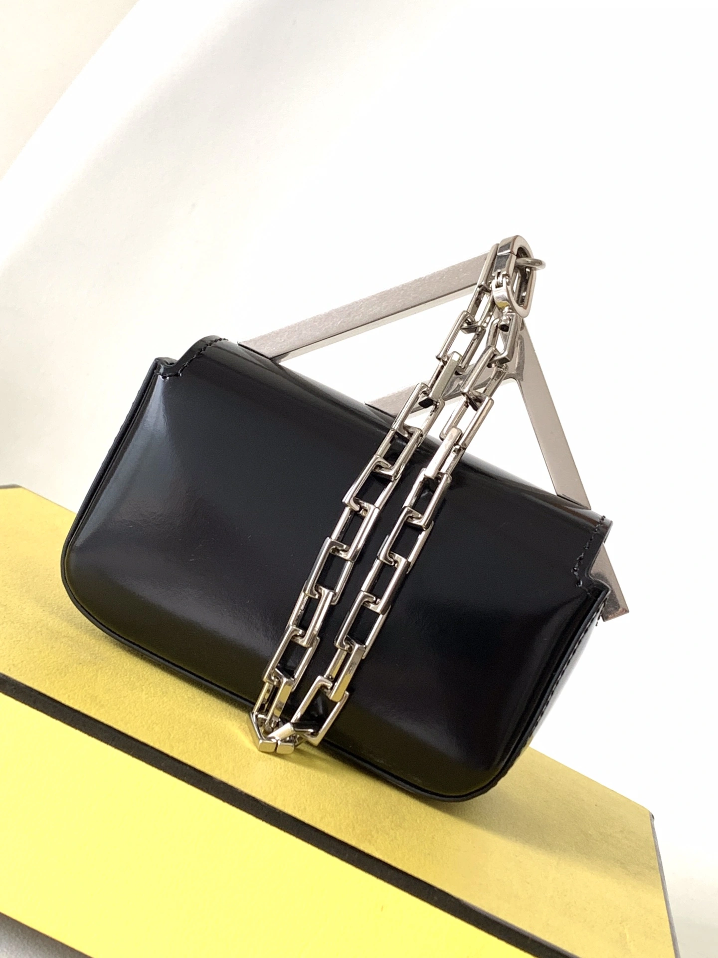 Fendi Satchel Bags WellDesigned 76766