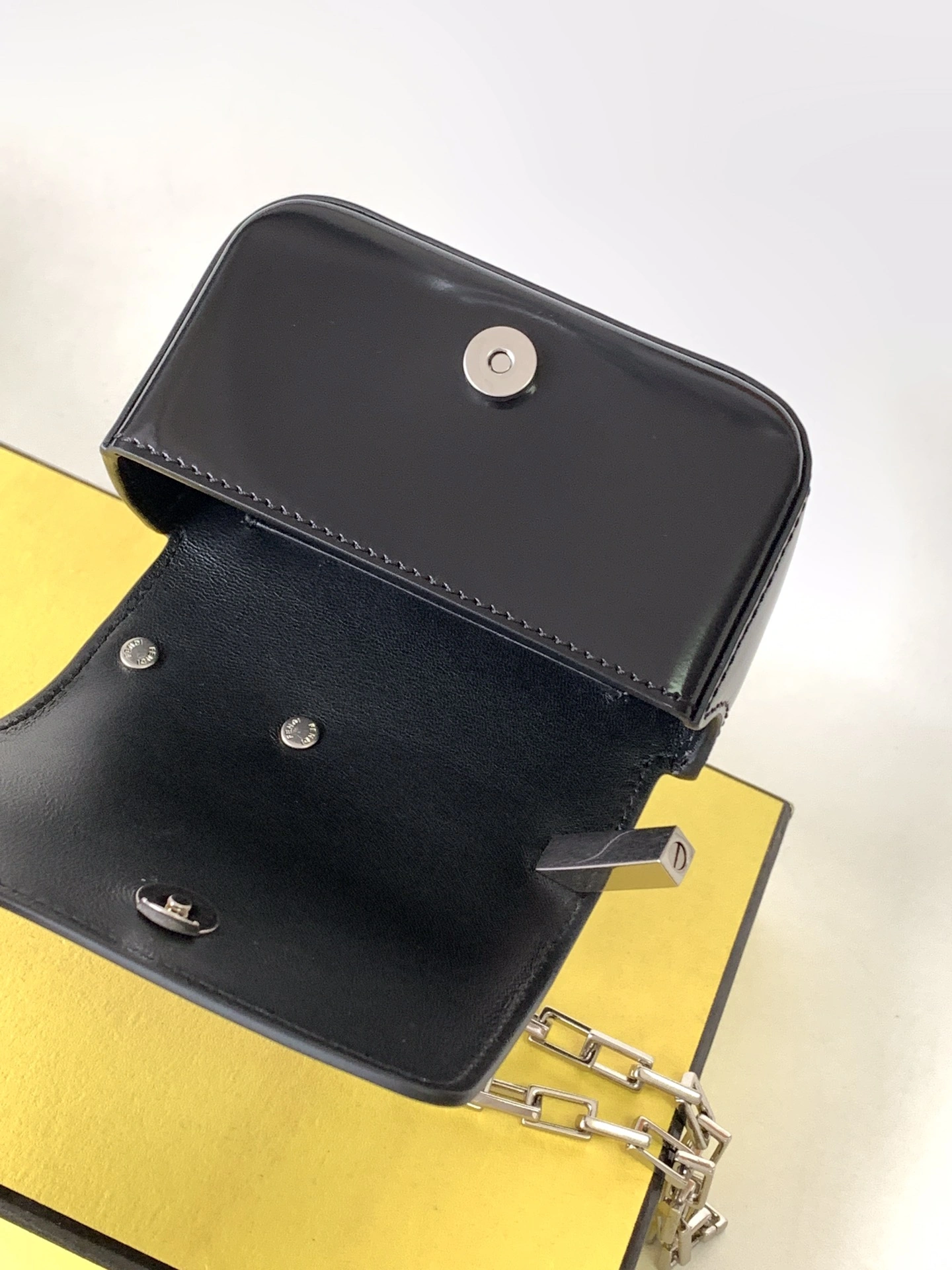 Fendi Satchel Bags WellDesigned 76766