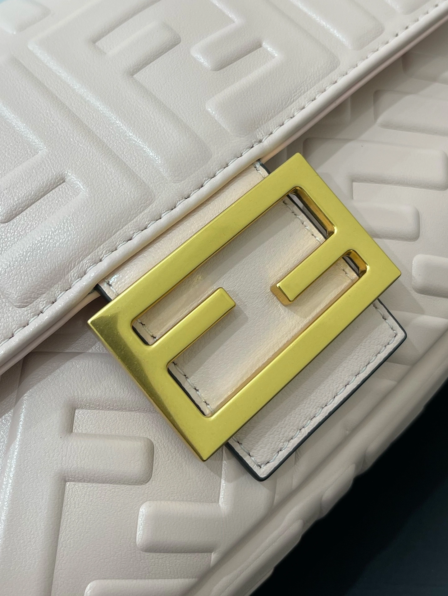 Breathable Fendi Satchel Bags 76740
