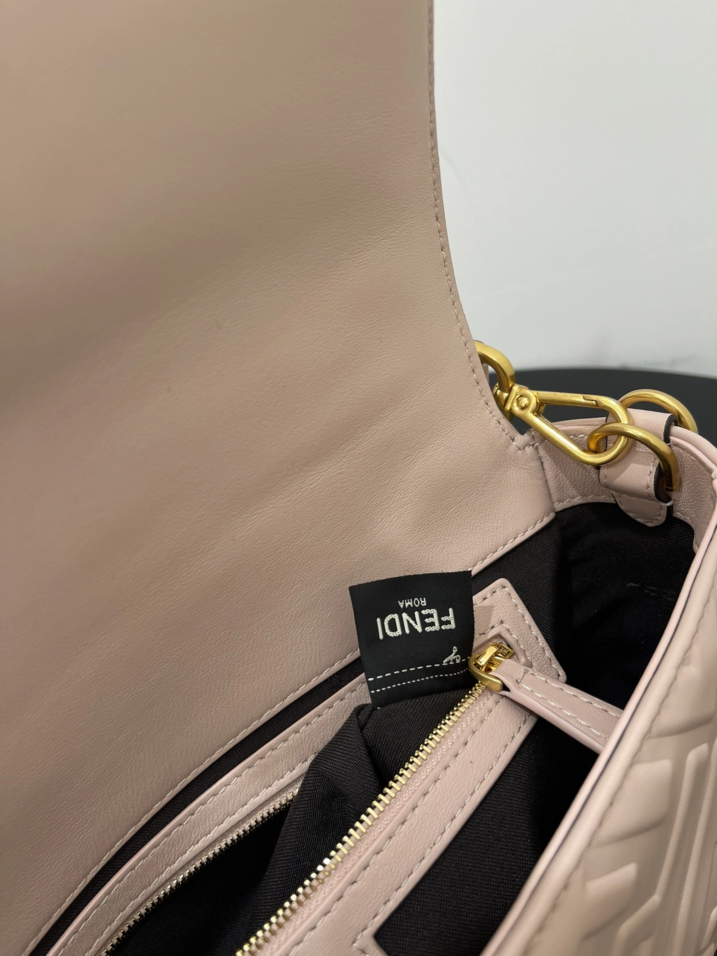 Breathable Fendi Satchel Bags 76740