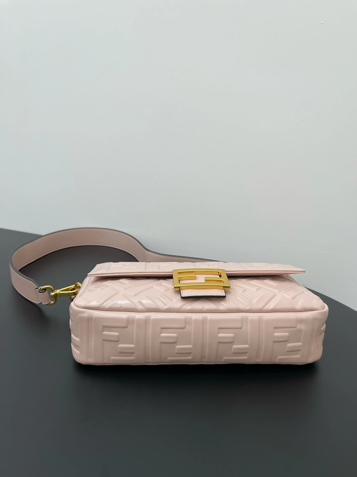 Breathable Fendi Satchel Bags 76740