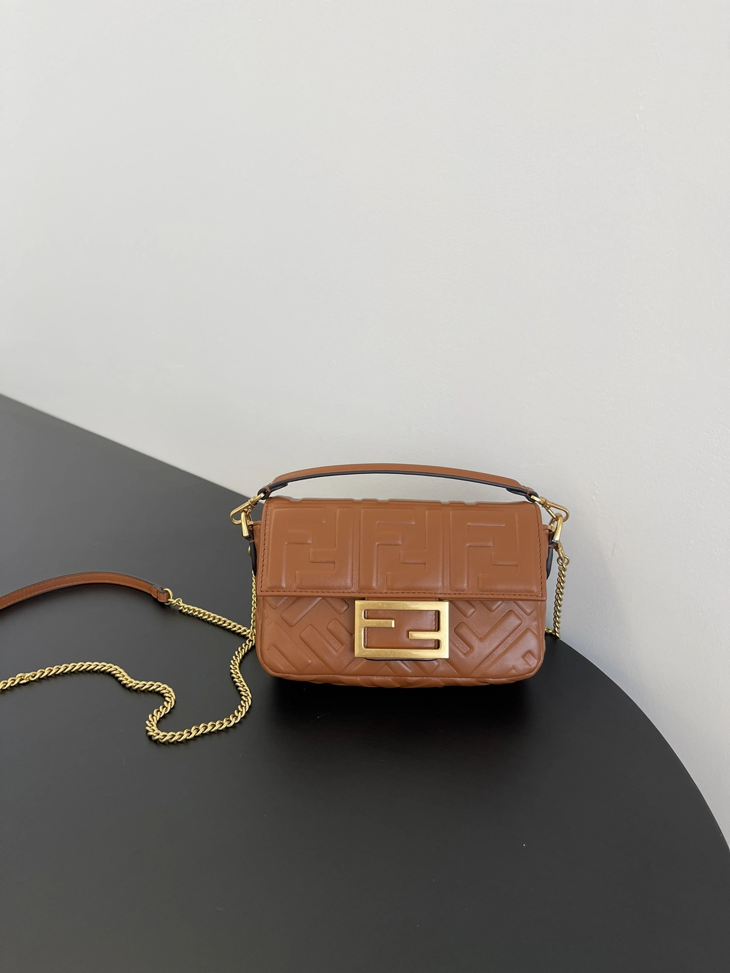 Fendi Satchel Bags Sleek 76753