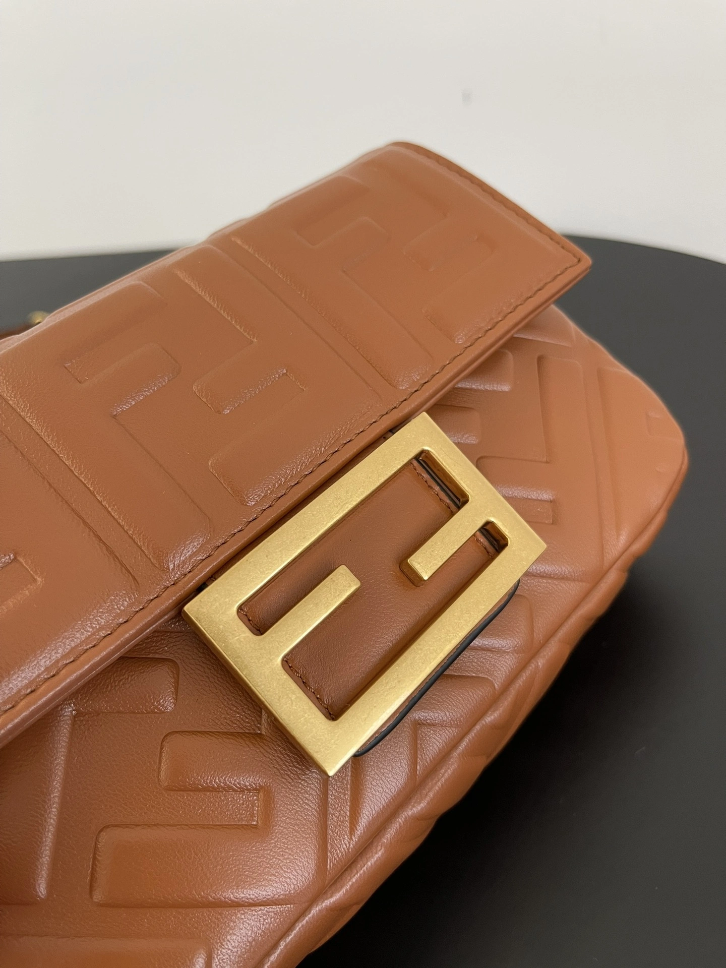 Fendi Satchel Bags Sleek 76753
