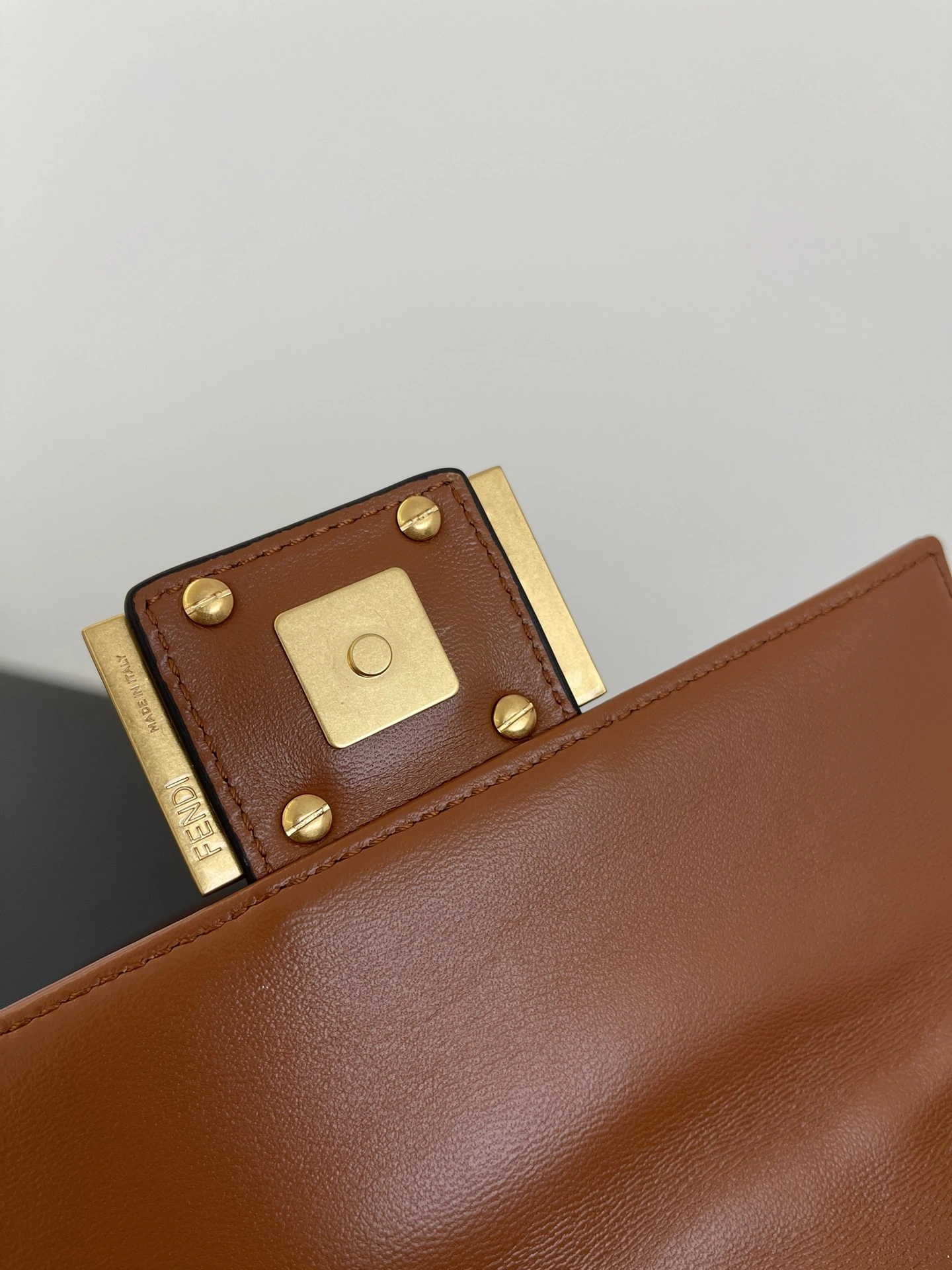 Fendi Satchel Bags Sleek 76753