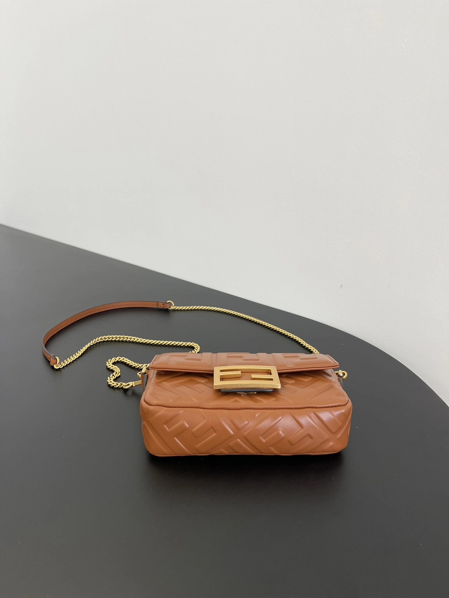 Fendi Satchel Bags Sleek 76753