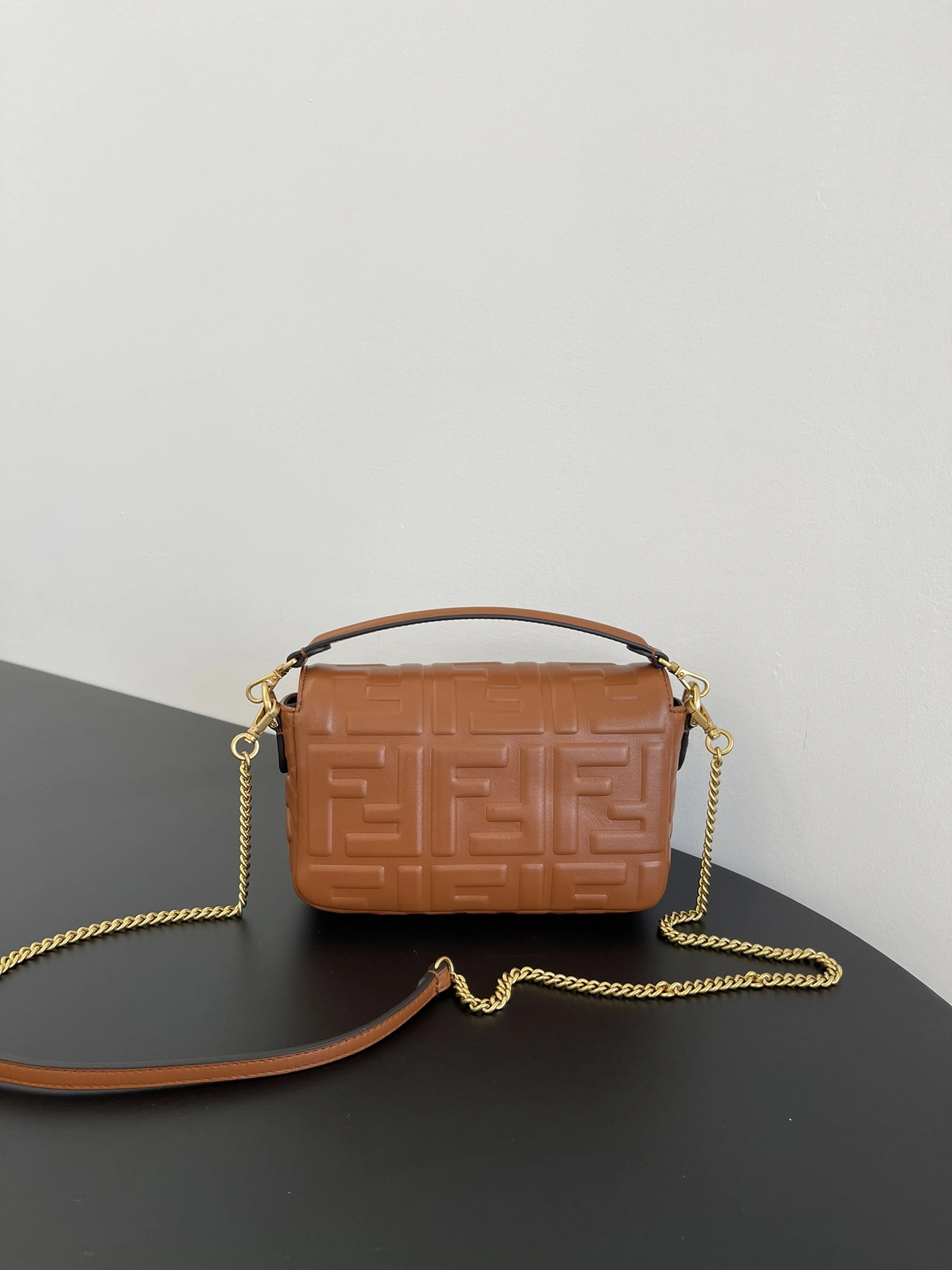 Fendi Satchel Bags Sleek 76753