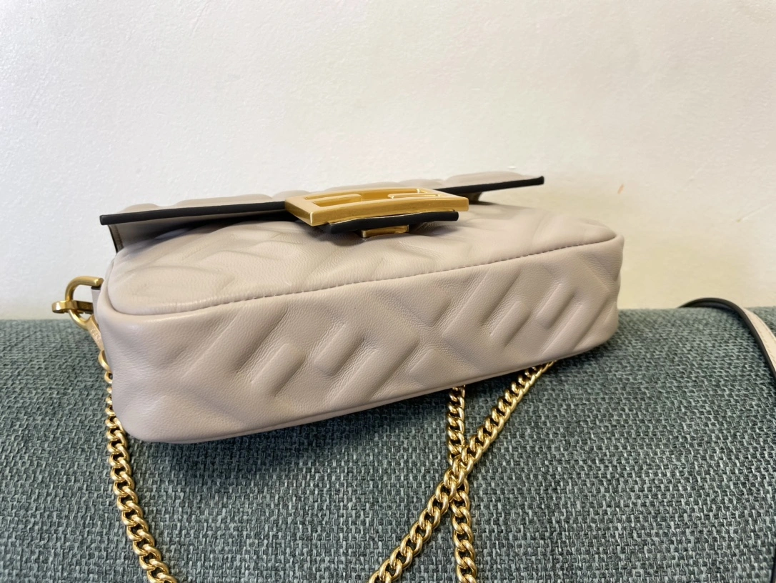 Fendi Satchel Bags Breathable 76743