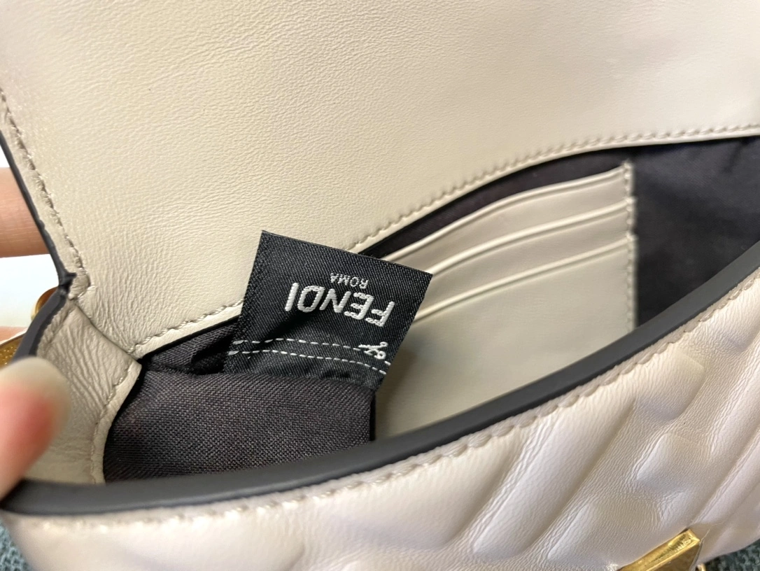 Fendi Satchel Bags Breathable 76743