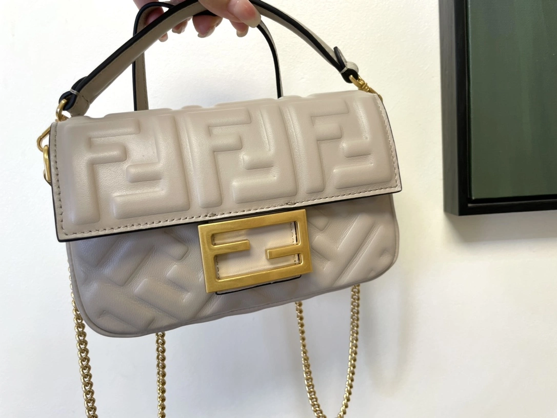 Fendi Satchel Bags Breathable 76743