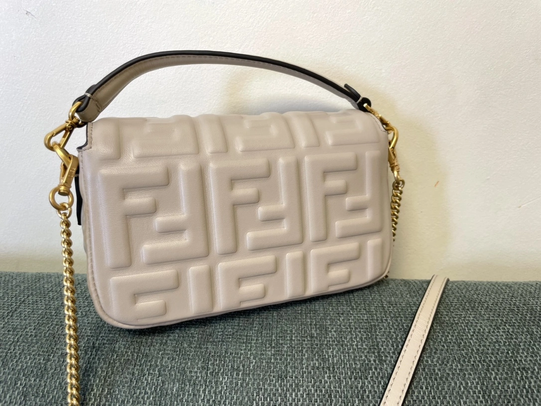 Fendi Satchel Bags Breathable 76743