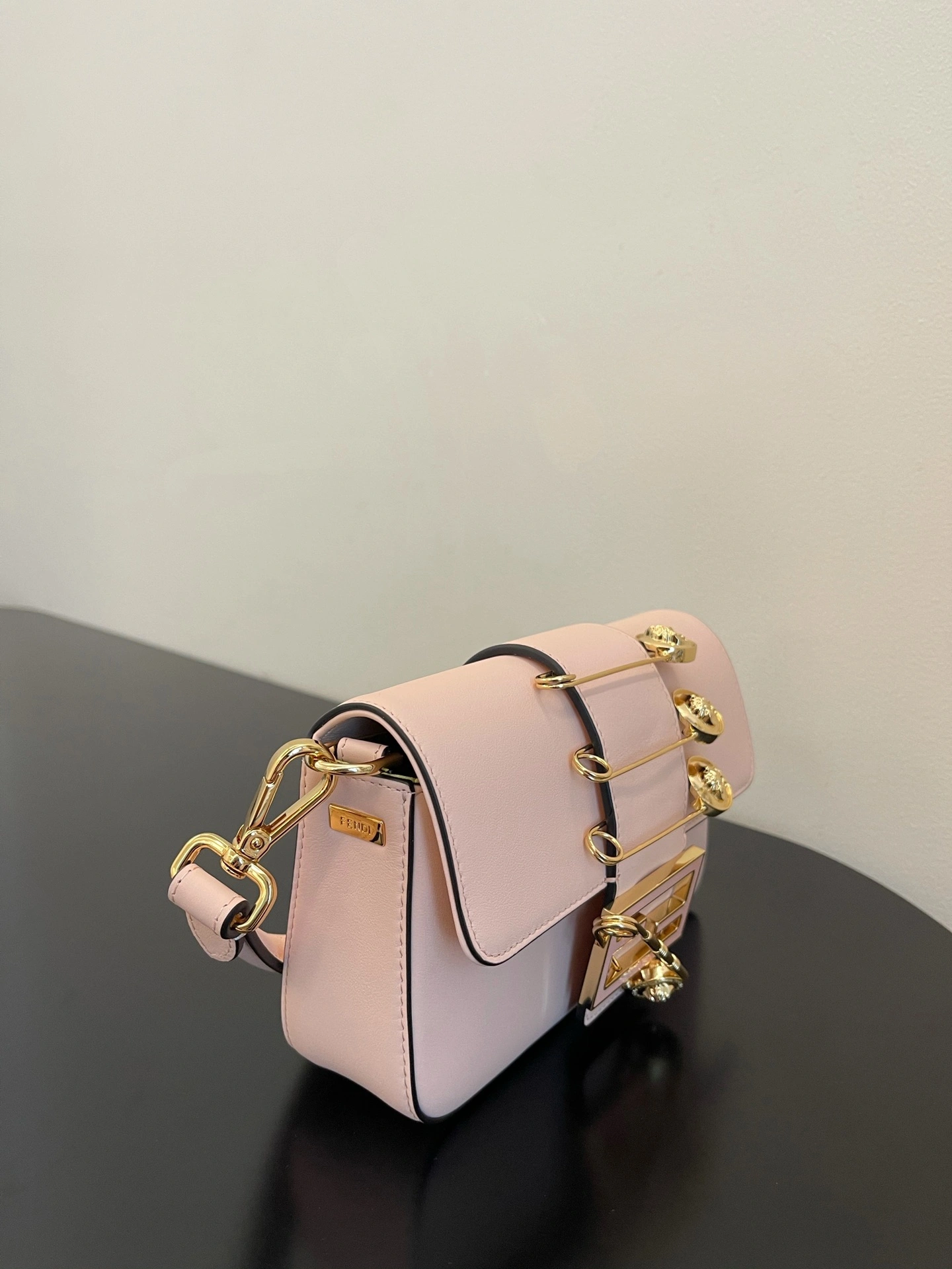 Fendi Satchel Bags Durable 76762