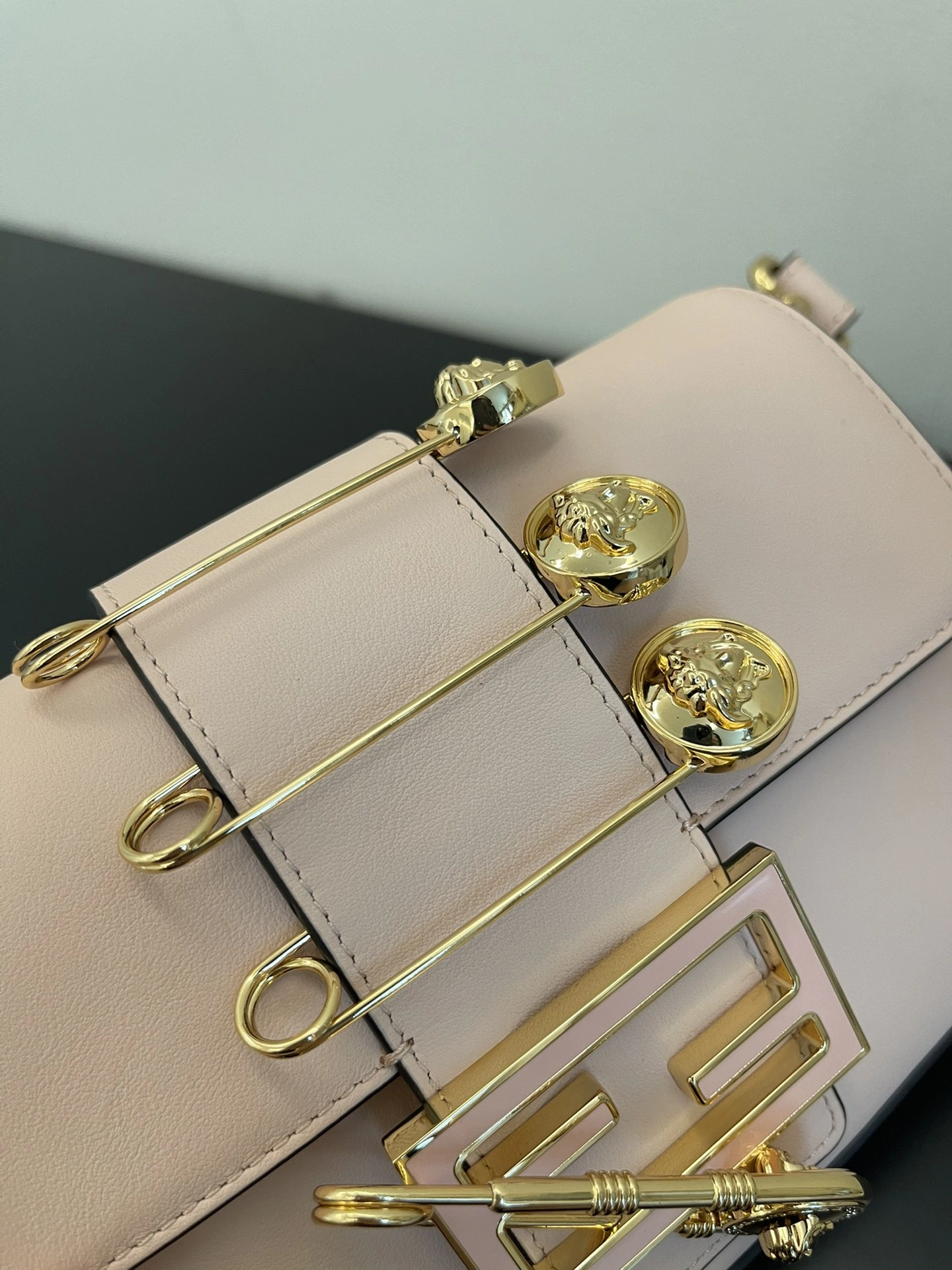Fendi Satchel Bags Durable 76762