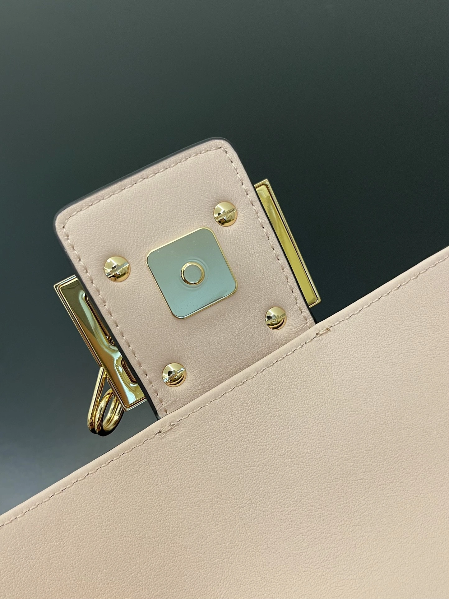 Fendi Satchel Bags Durable 76762