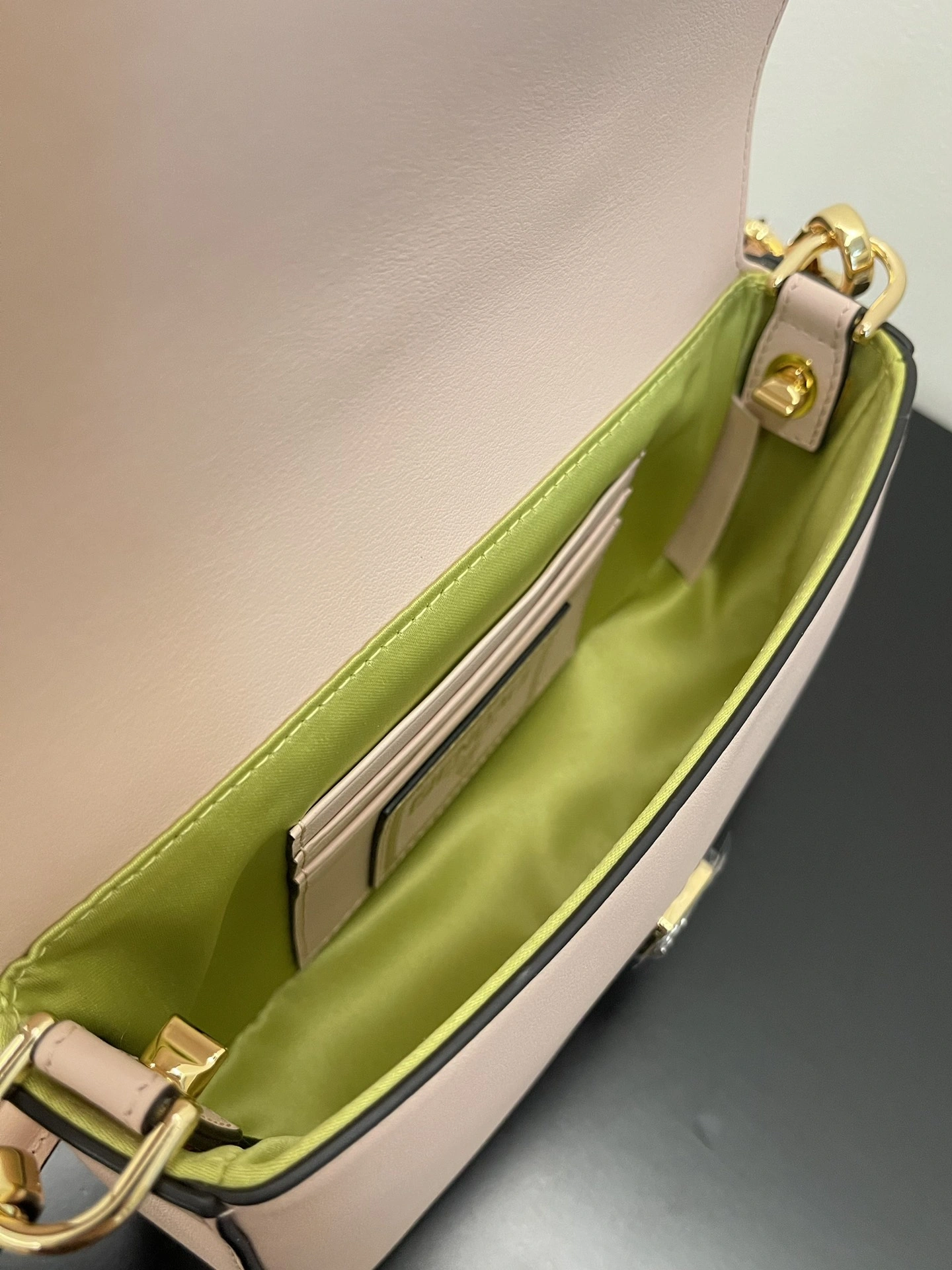 Fendi Satchel Bags Durable 76762
