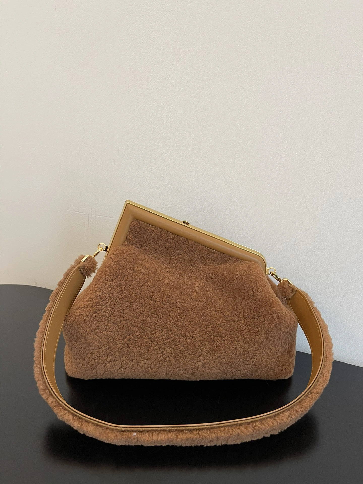 Comfortable Fendi Satchel Bags 76746