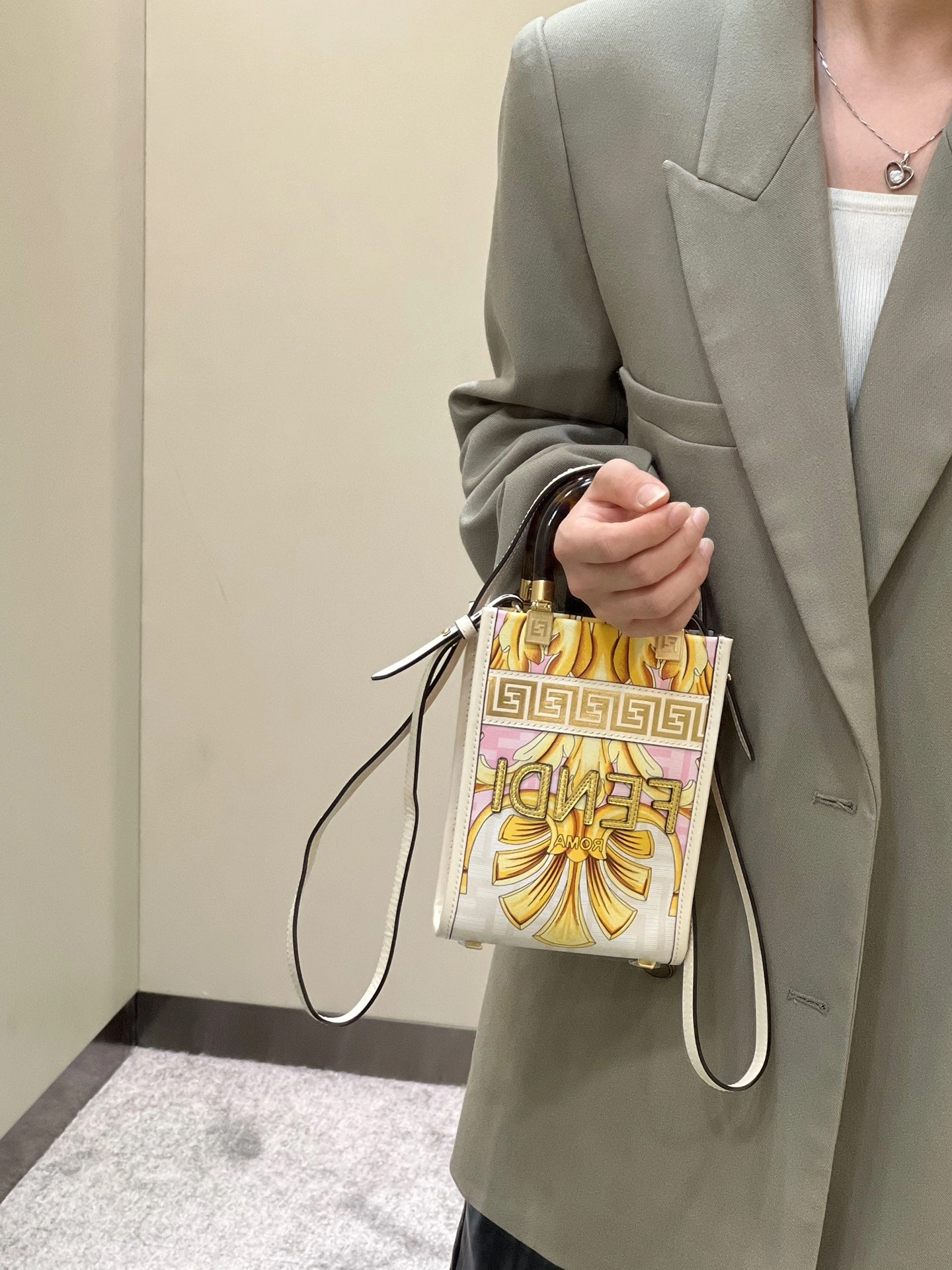 Flexible Fendi Satchel Bags 76728