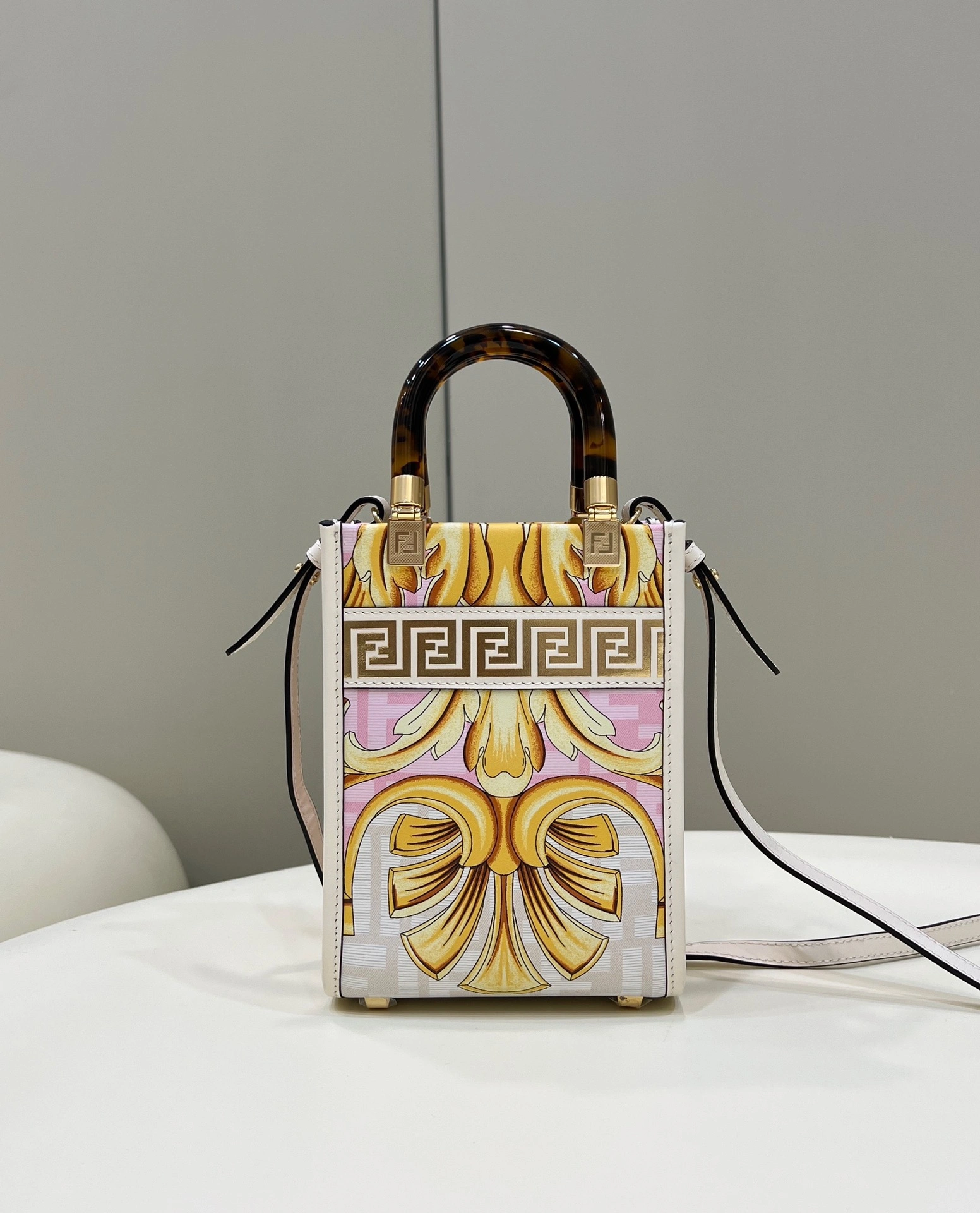 Flexible Fendi Satchel Bags 76728