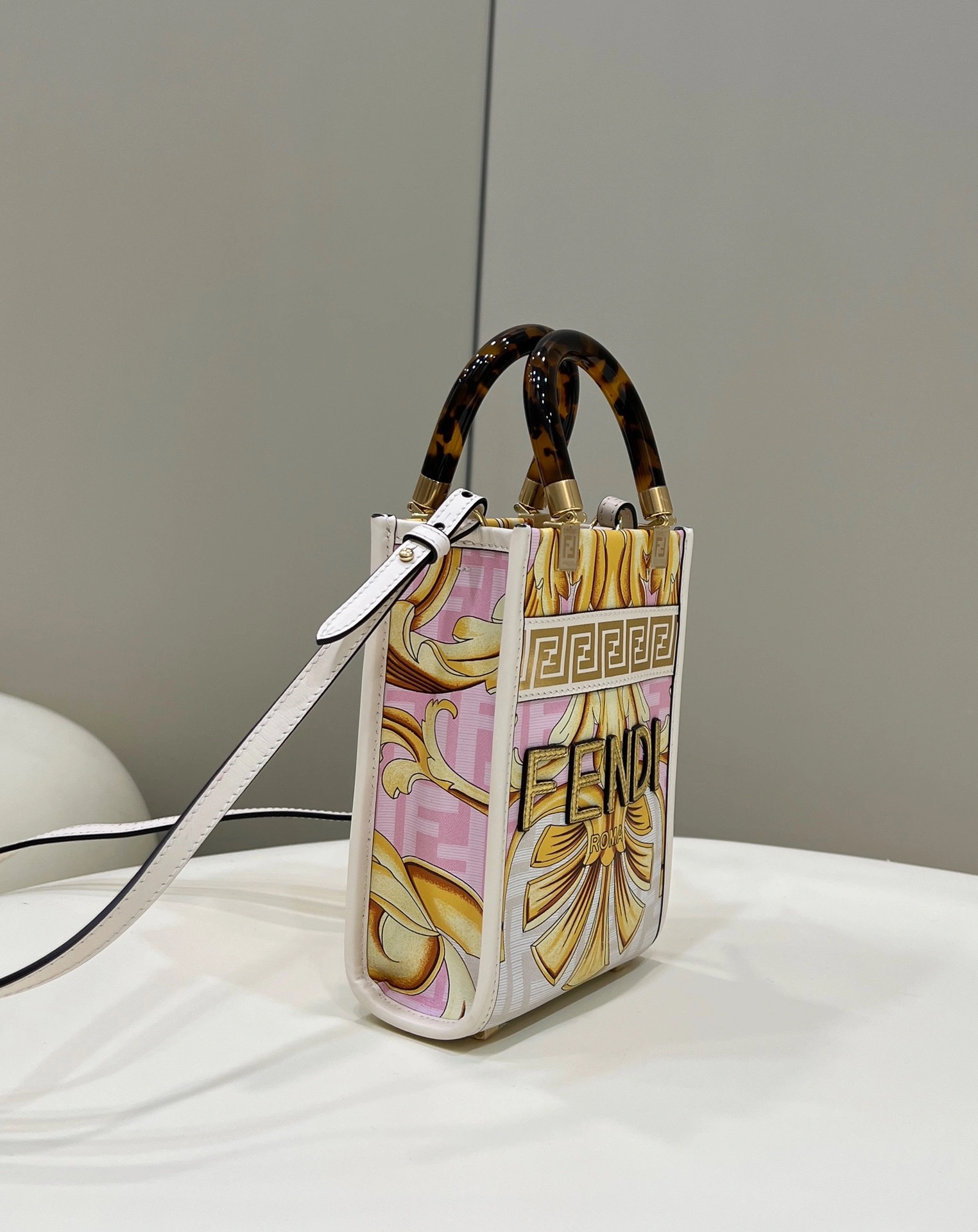 Flexible Fendi Satchel Bags 76728