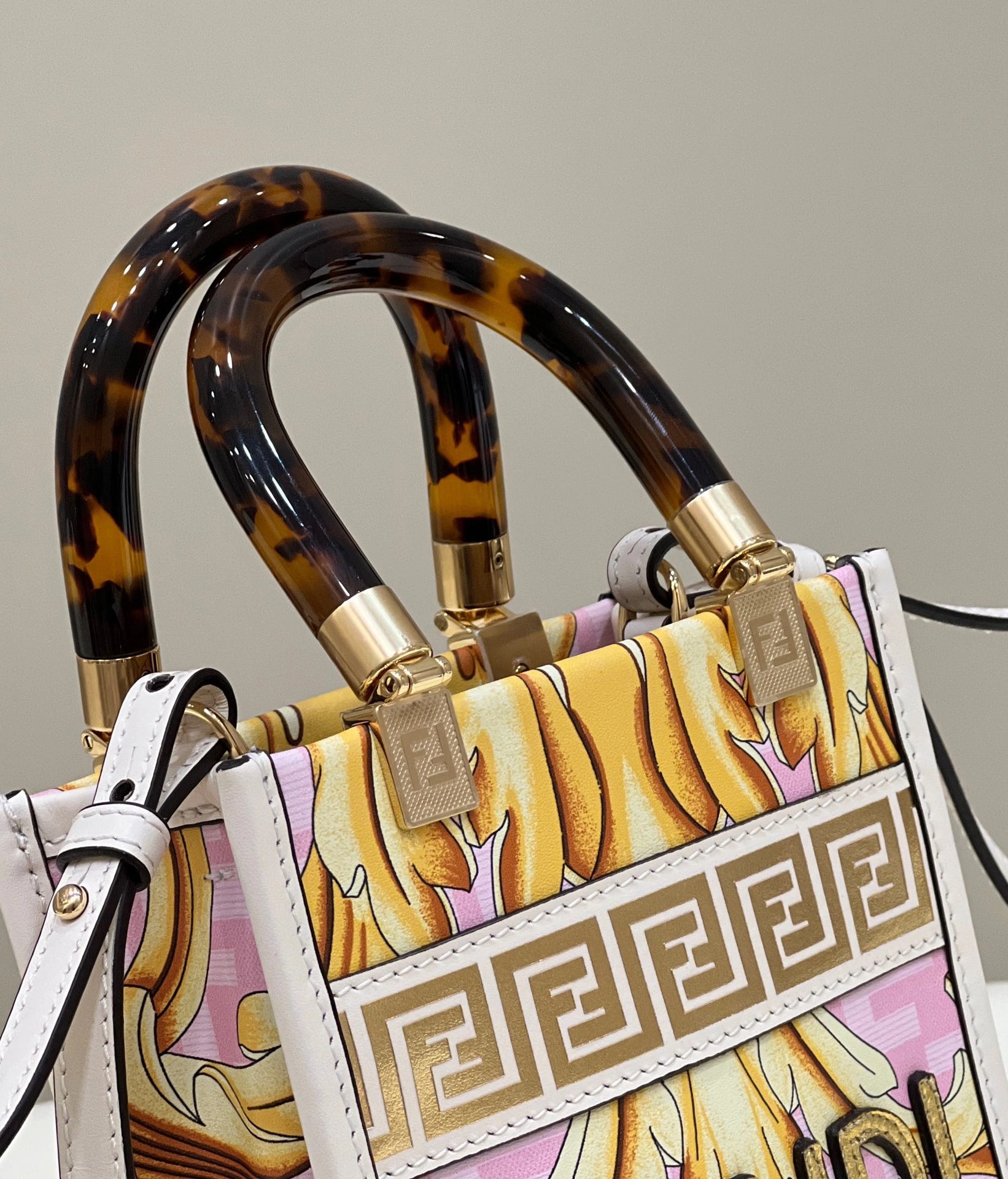 Flexible Fendi Satchel Bags 76728
