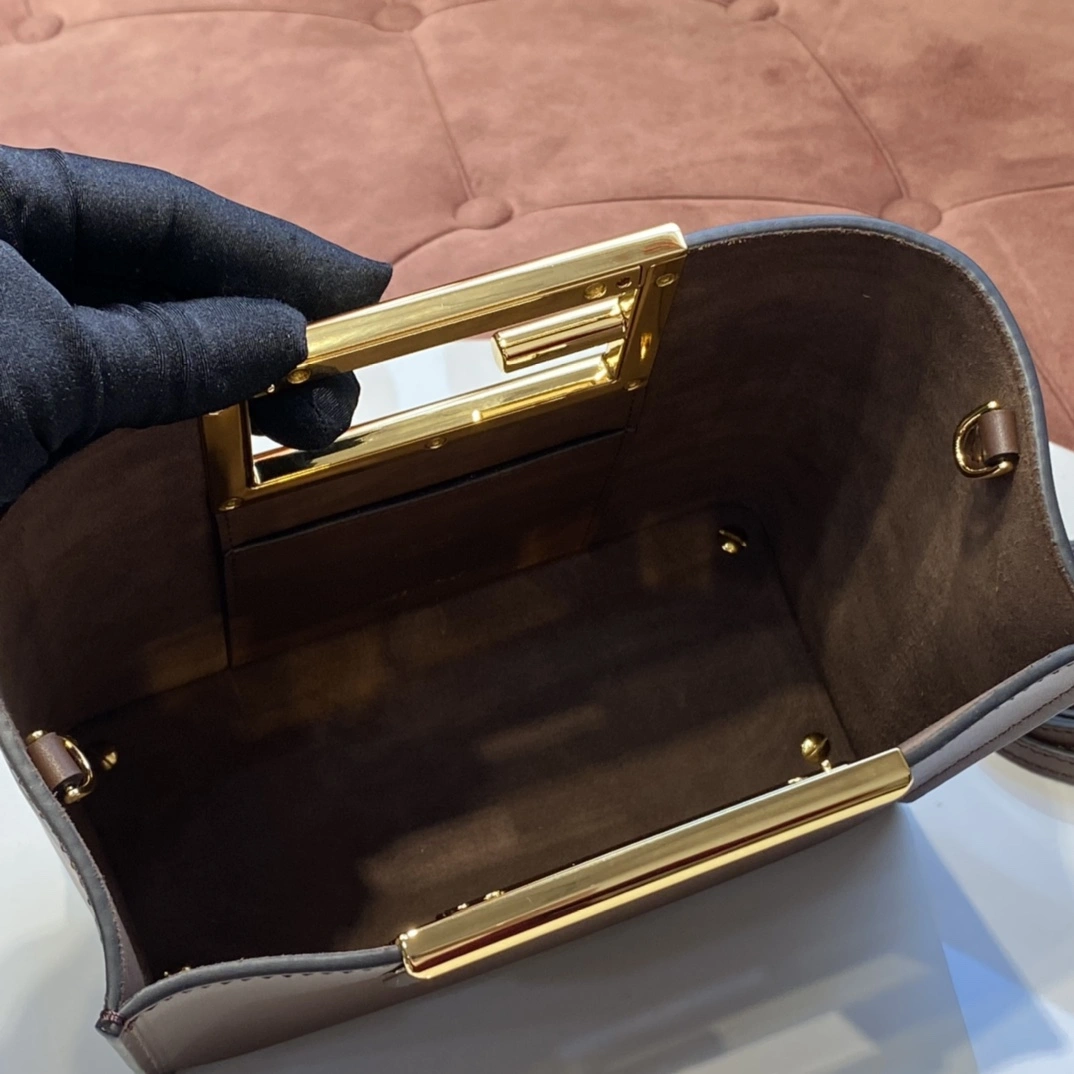 Fendi Satchel Bags Unisex 76713