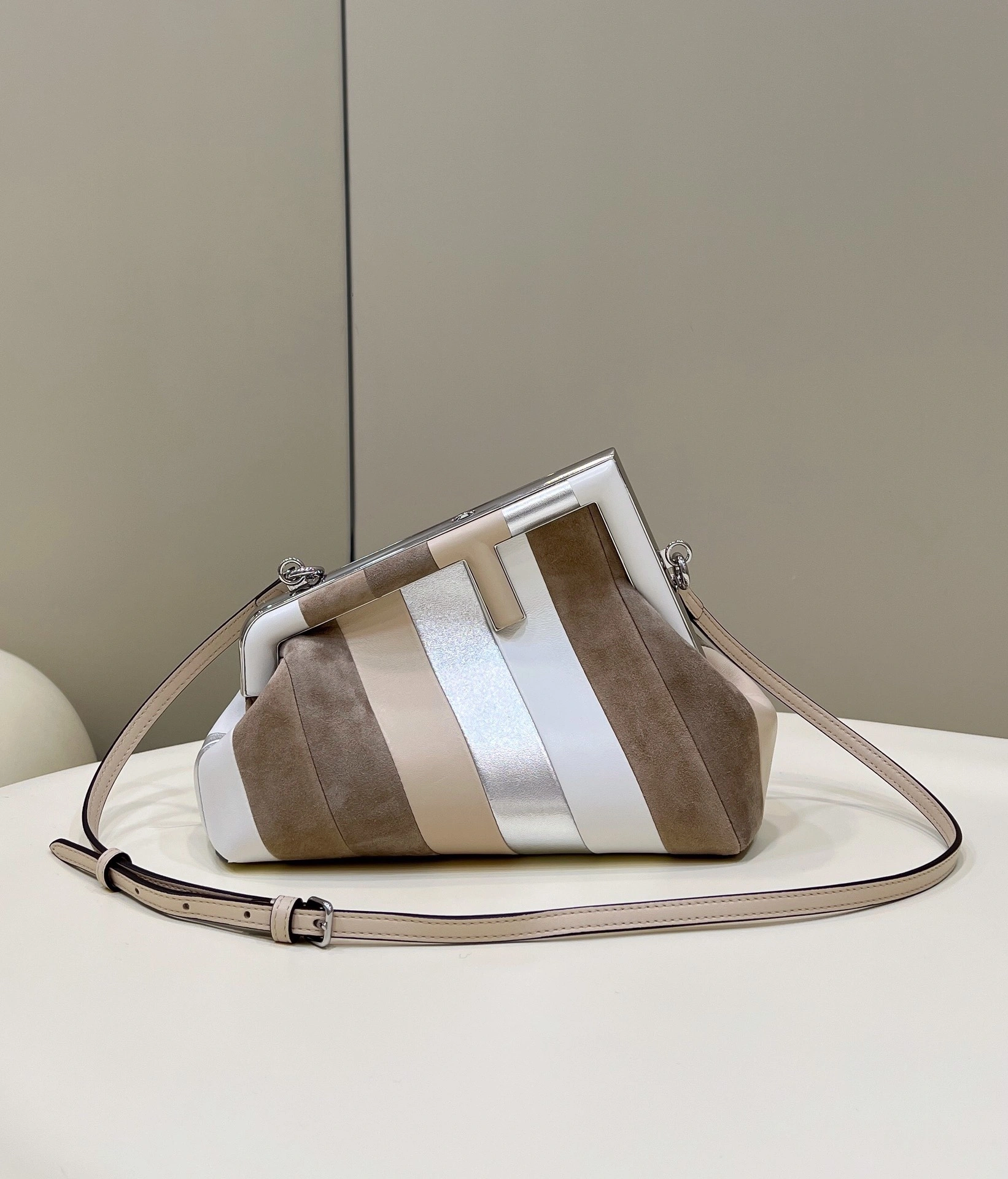 Fendi Satchel Bags Tailored 76701