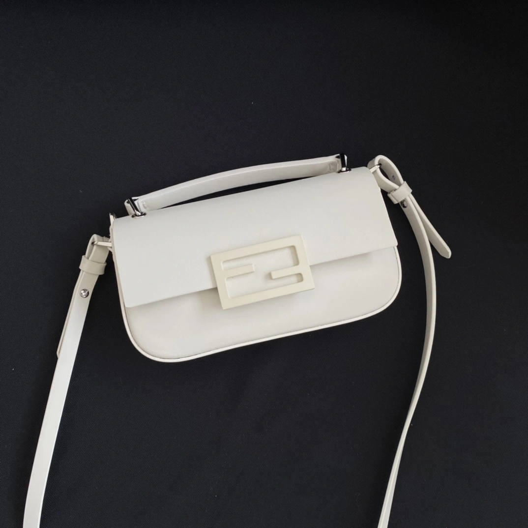 Fendi Satchel Bags Cozy 76709