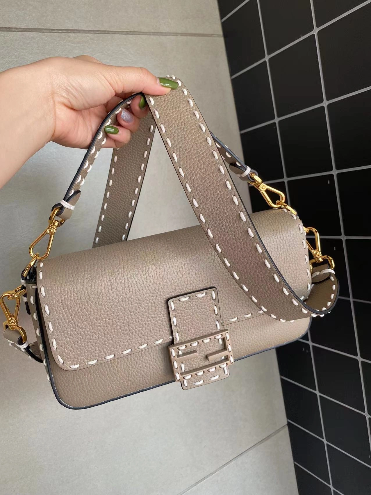 SunProtective Fendi Satchel Bags 76710