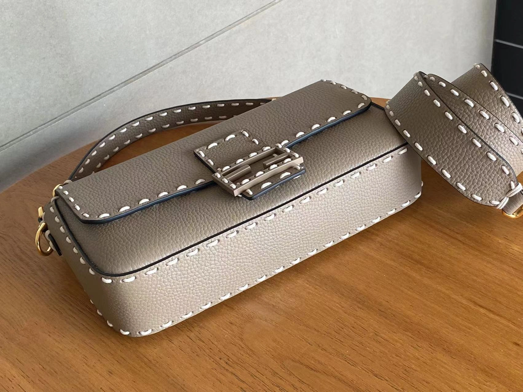 SunProtective Fendi Satchel Bags 76710