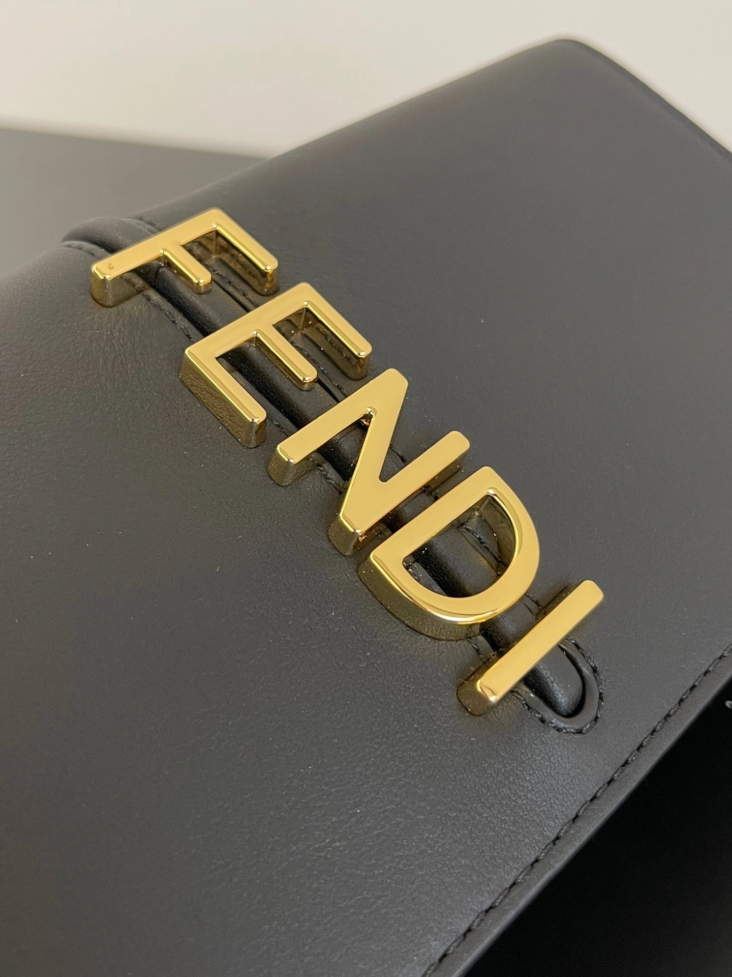 Fendi Satchel Bags Bold 76689