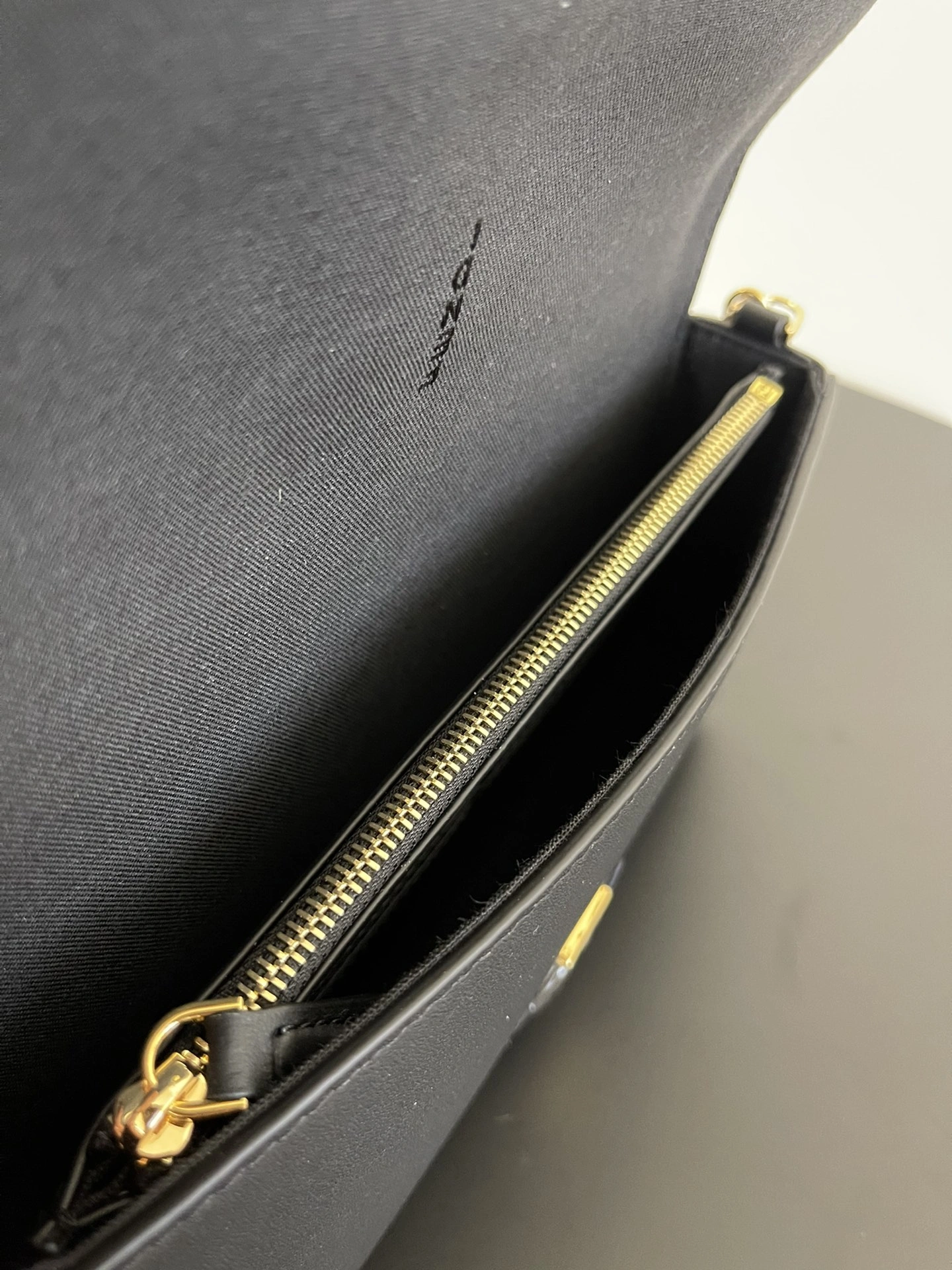 Fendi Satchel Bags Bold 76689