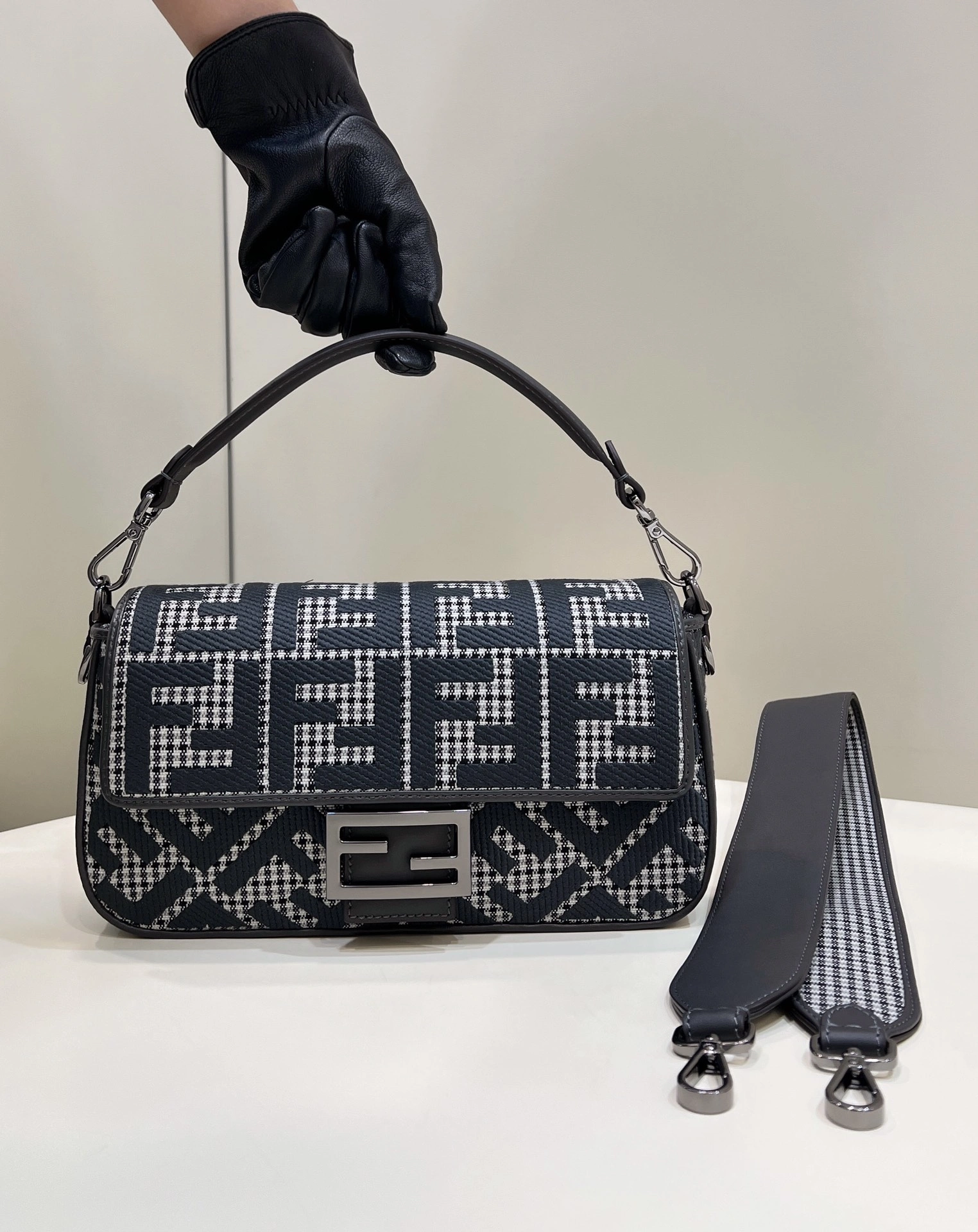 Affordable Fendi Satchel Bags 76686