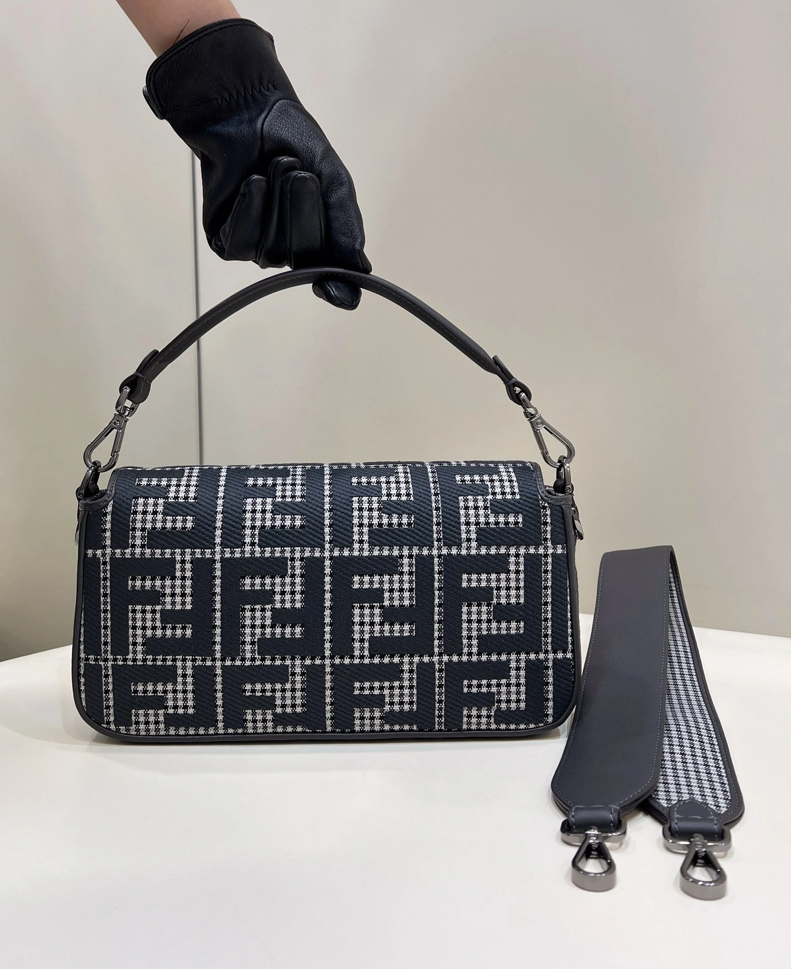 Affordable Fendi Satchel Bags 76686