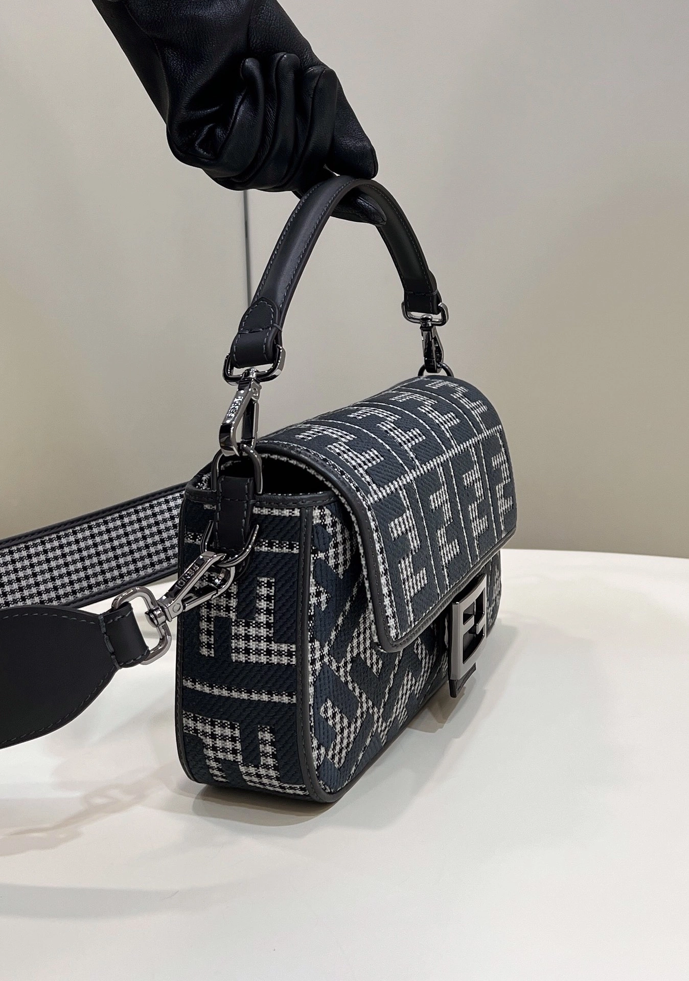 Affordable Fendi Satchel Bags 76686