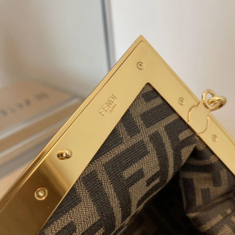 Fendi Satchel Bags RelaxedFit 72830
