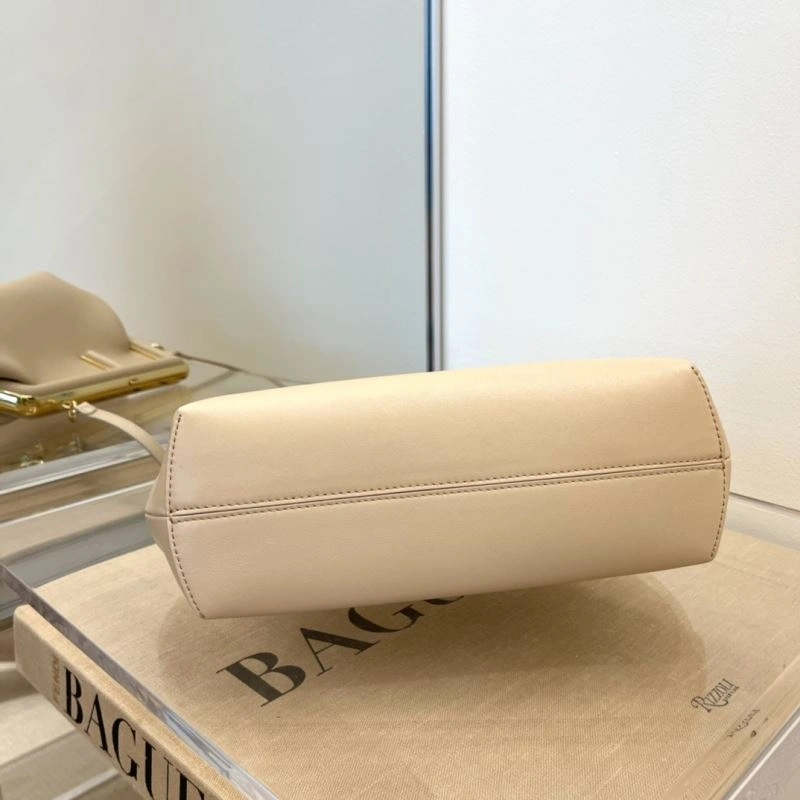 Tailored Fendi Satchel Bags 72817