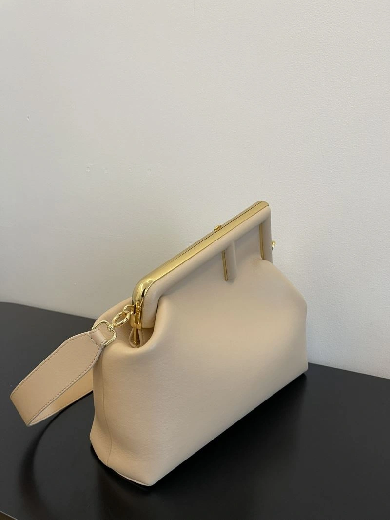 Fendi Satchel Bags Comfortable 72813