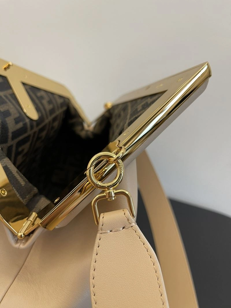 Fendi Satchel Bags Comfortable 72813