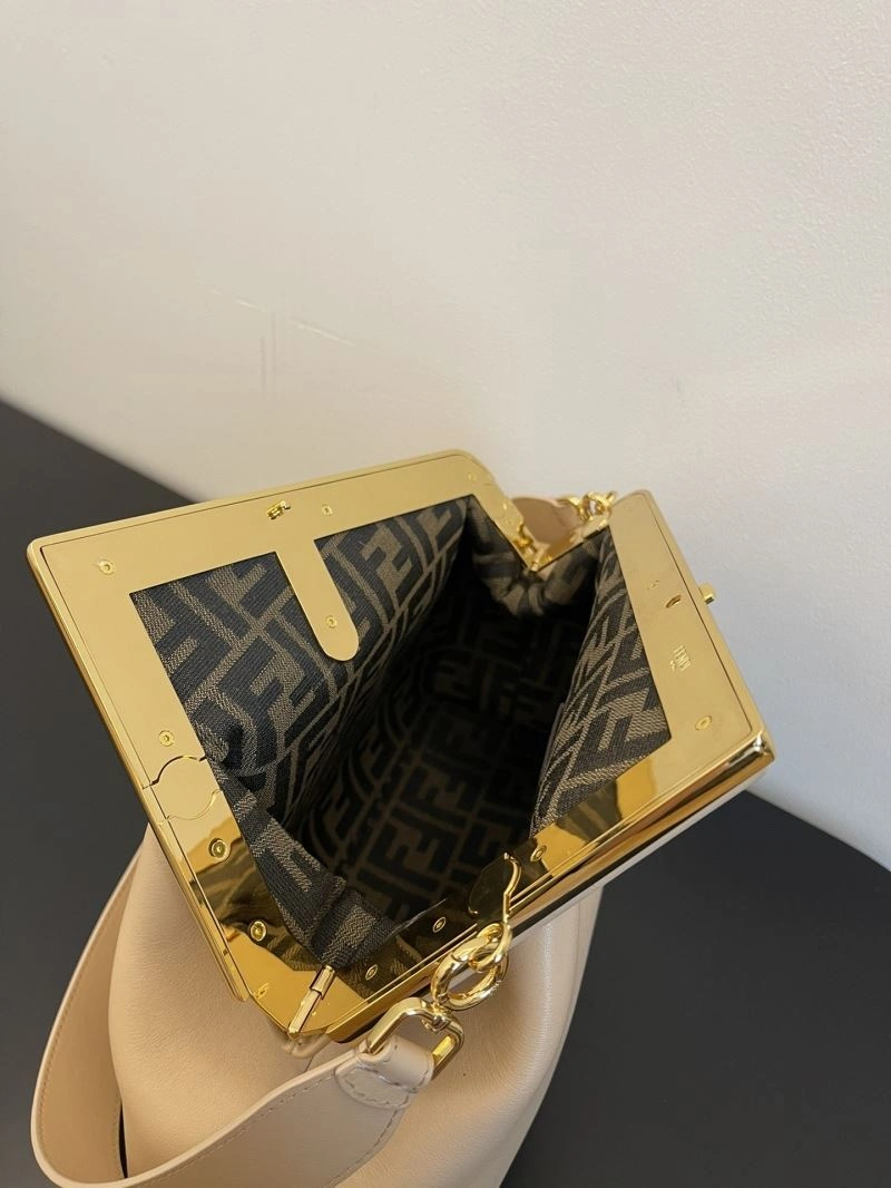 Fendi Satchel Bags Comfortable 72813
