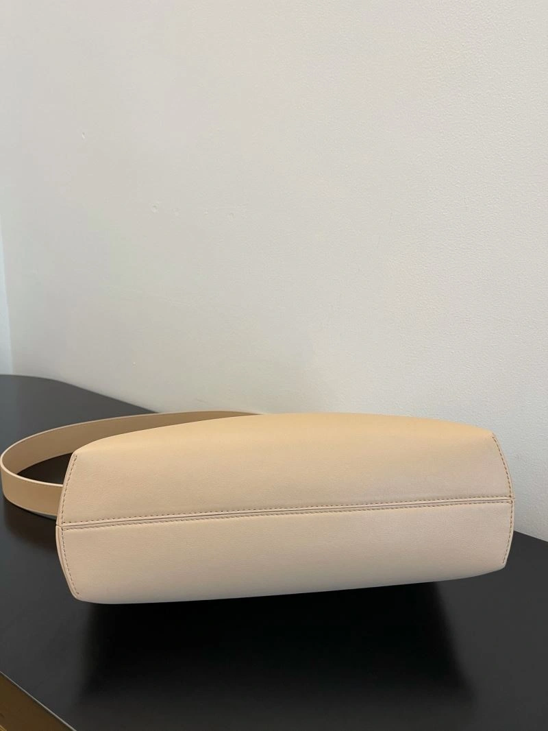 Fendi Satchel Bags Comfortable 72813