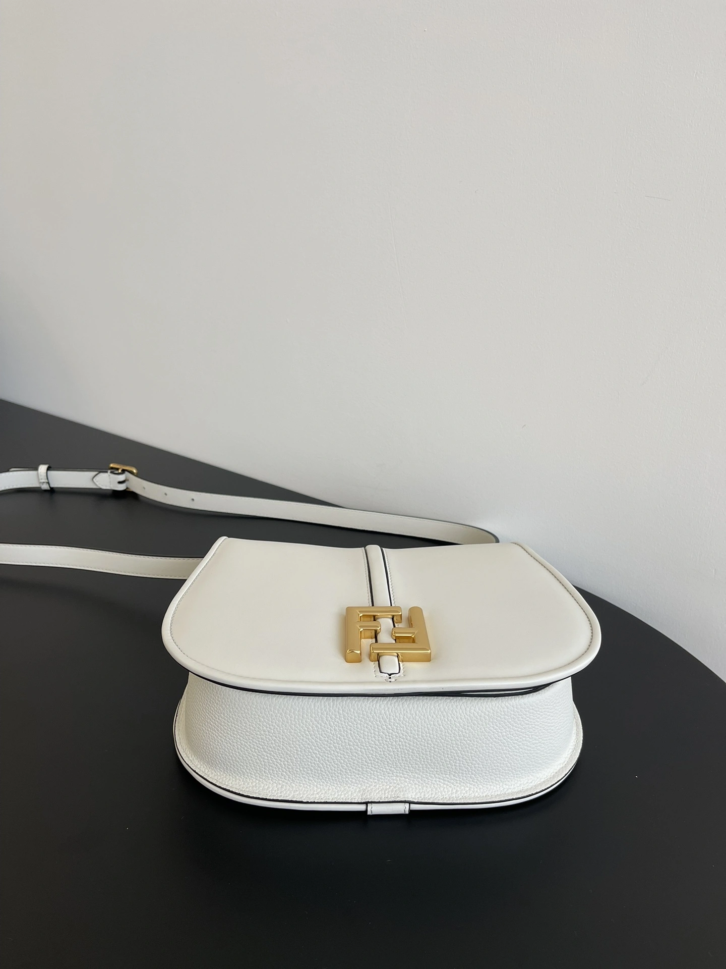 Fendi Satchel Bags Resilient 69799