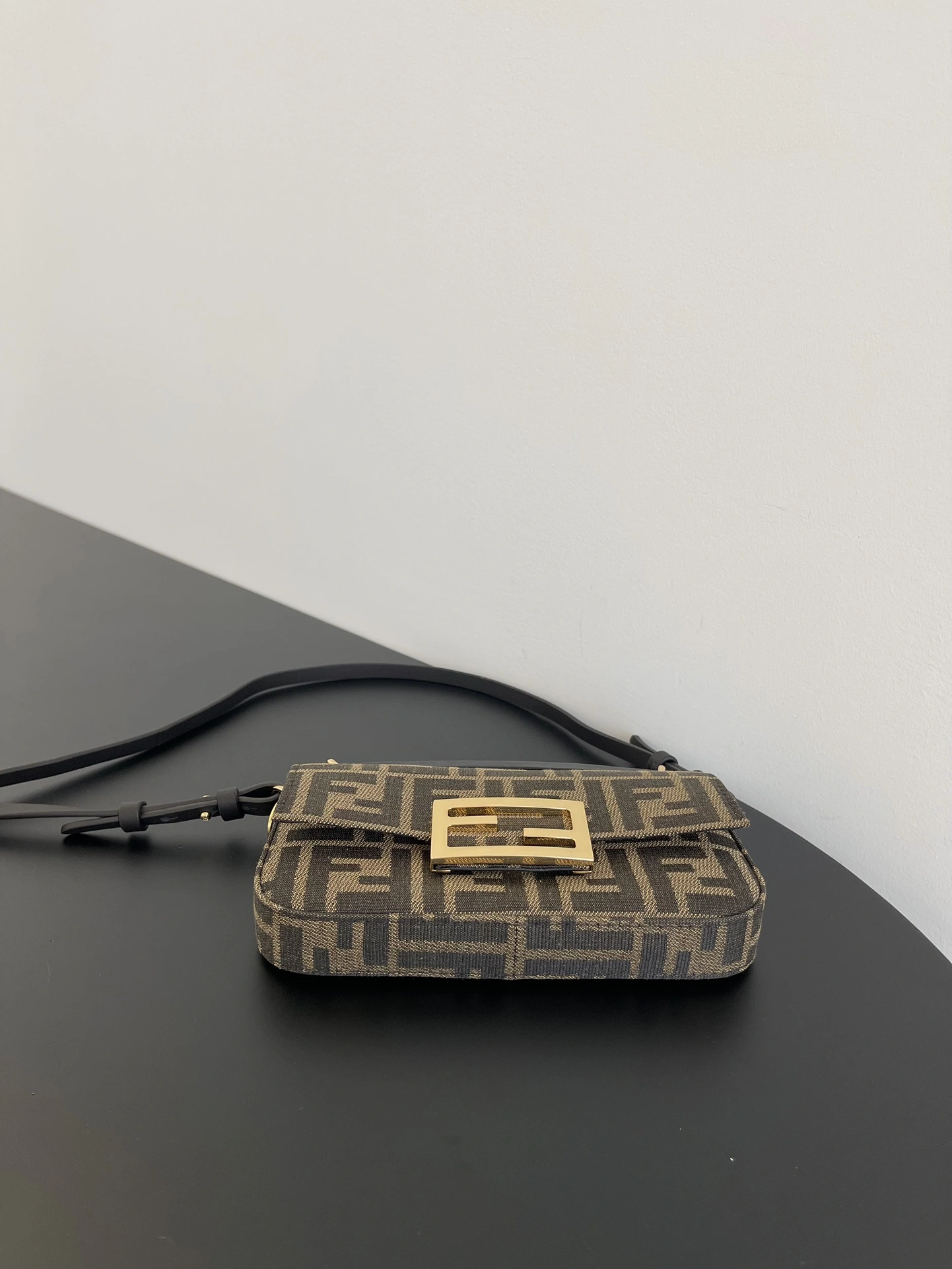 Fendi Satchel Bags Bright 69828