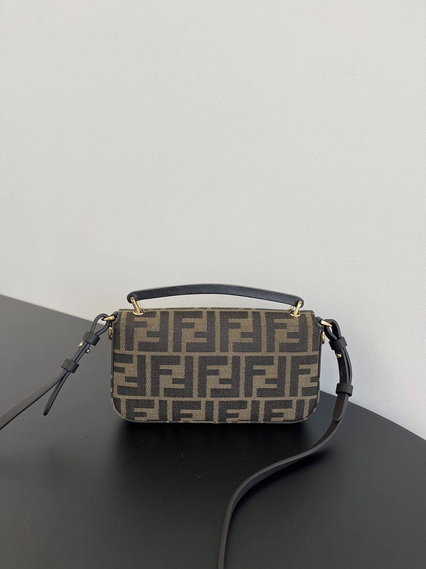 Fendi Satchel Bags Bright 69828