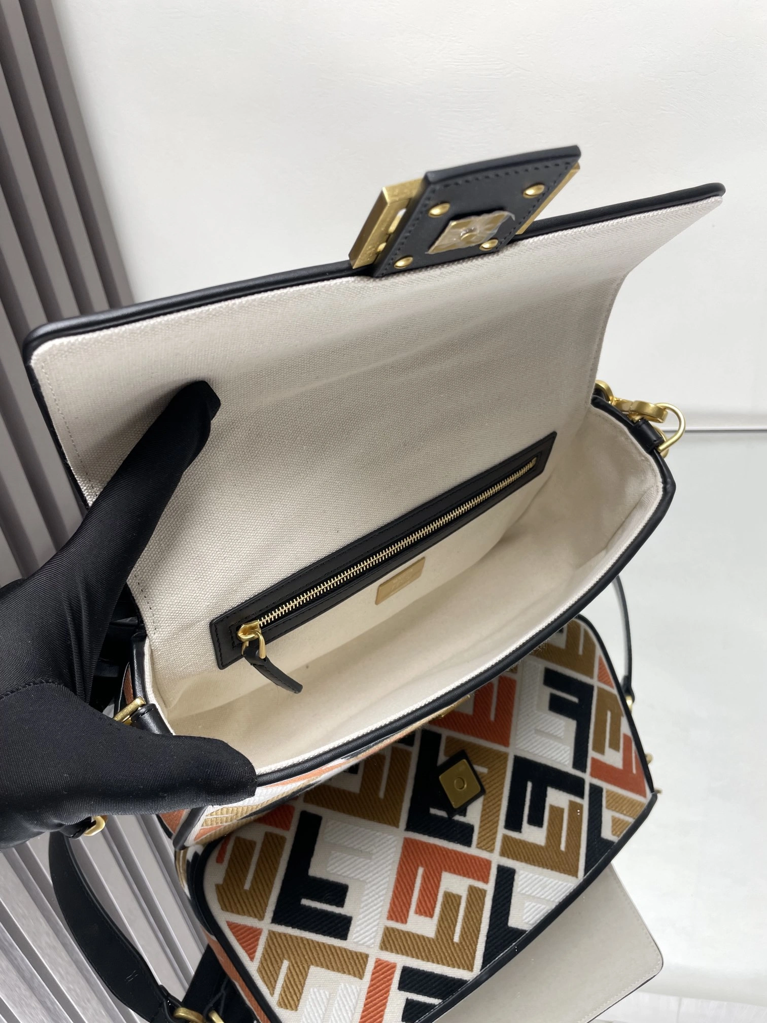 Fendi Satchel Bags Premium 69787