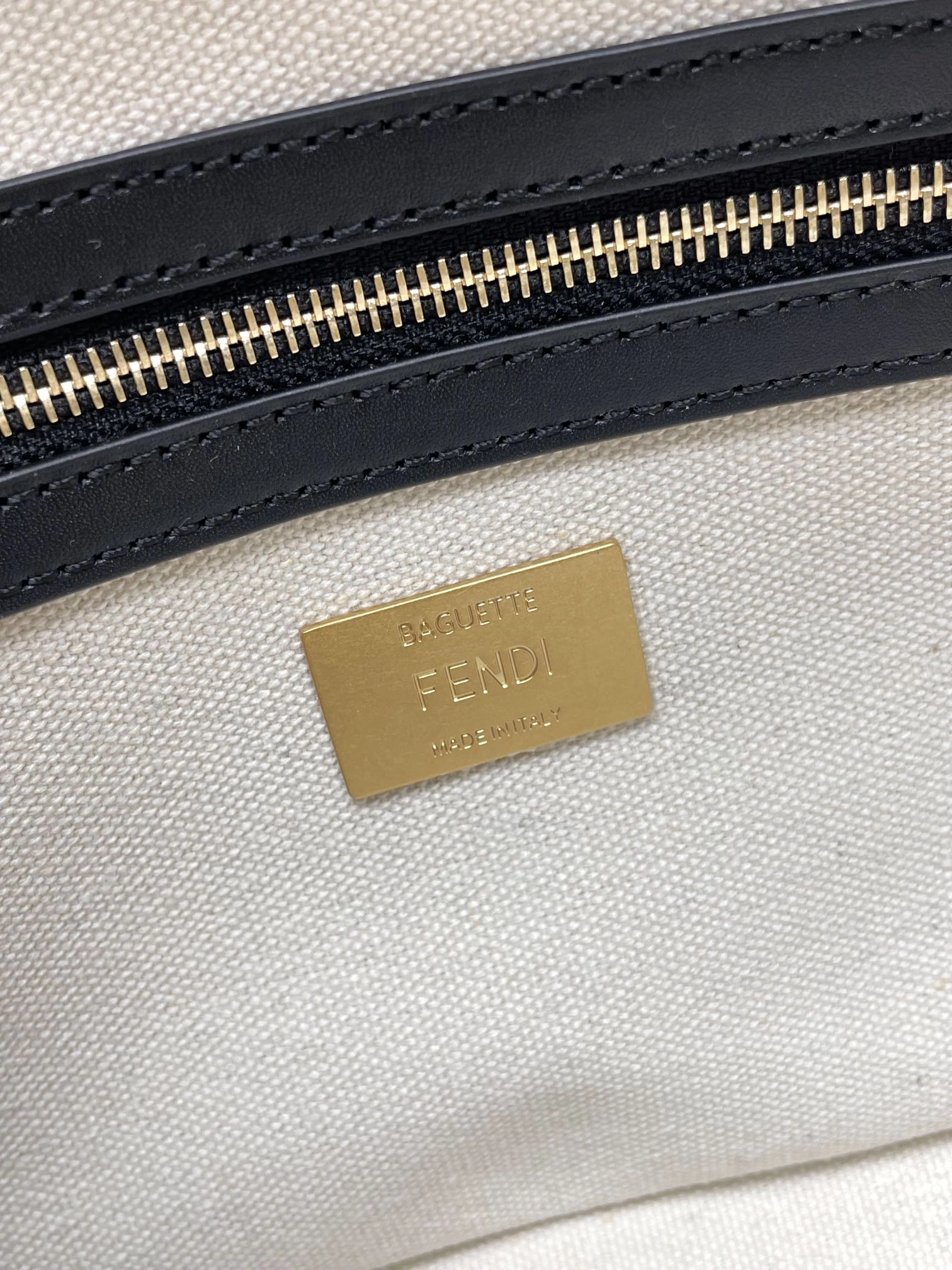 Fendi Satchel Bags Premium 69787