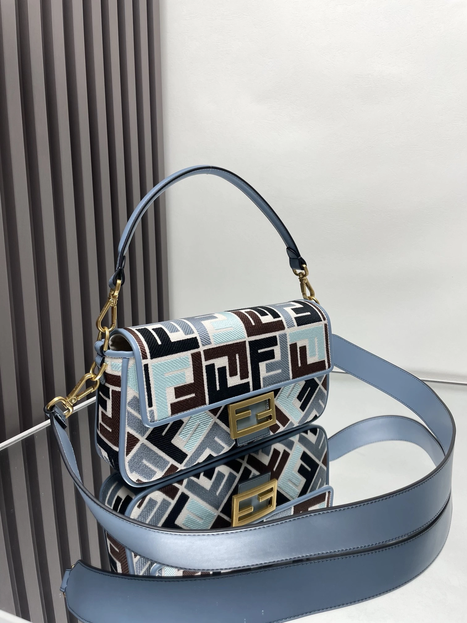 Compact Fendi Satchel Bags 69786