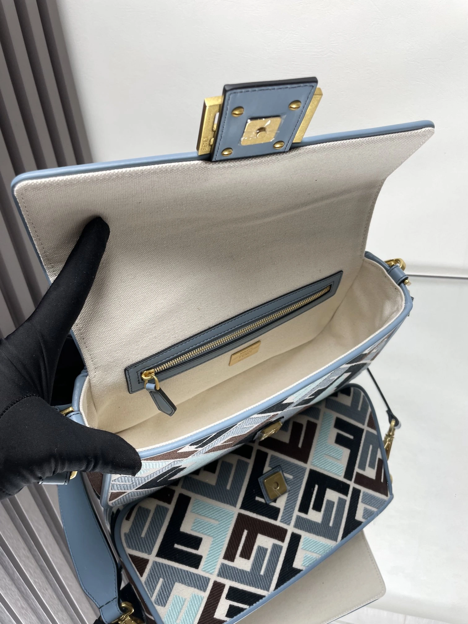 Compact Fendi Satchel Bags 69786