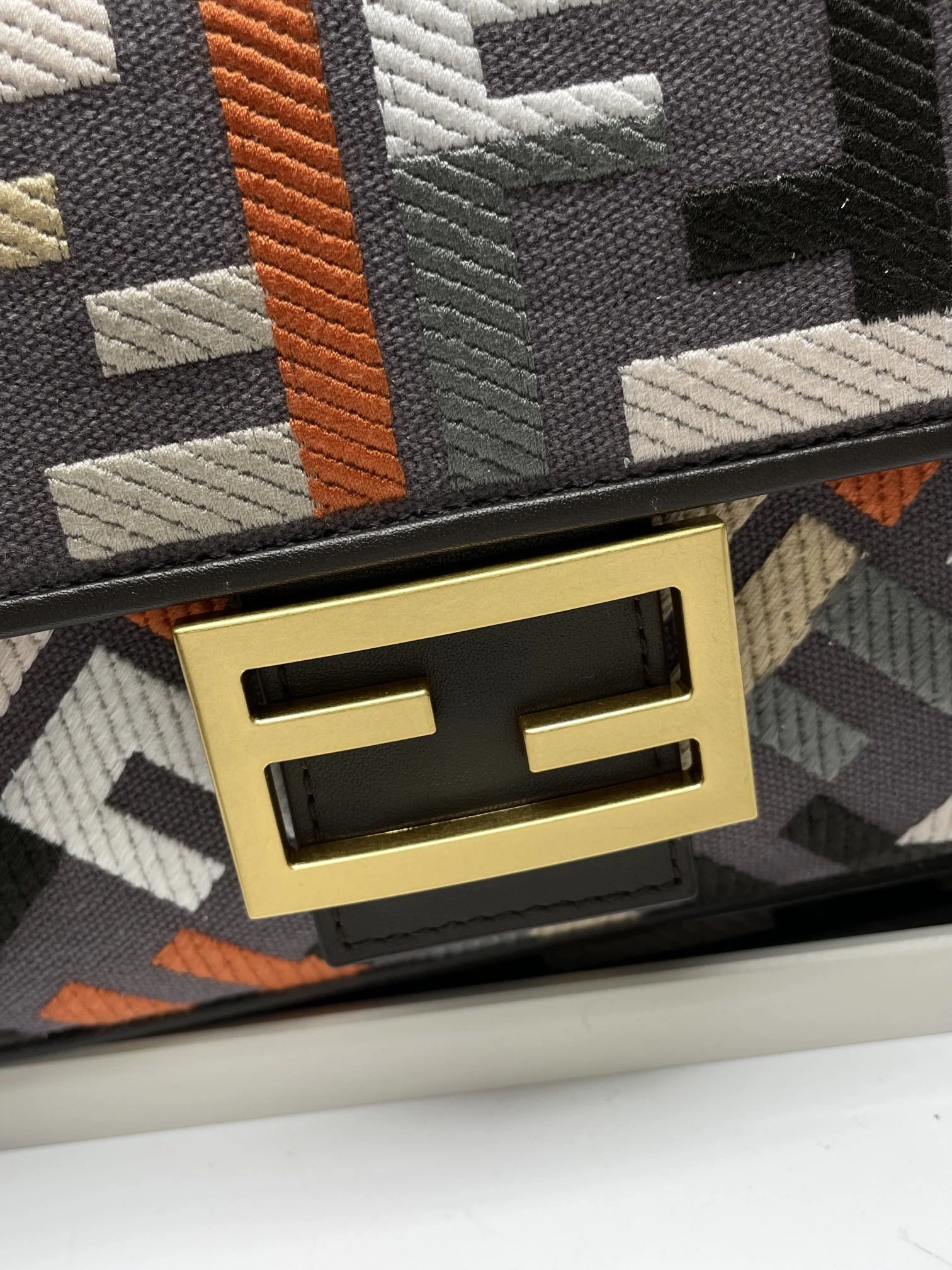 Fendi Satchel Bags SmartChoice 69783
