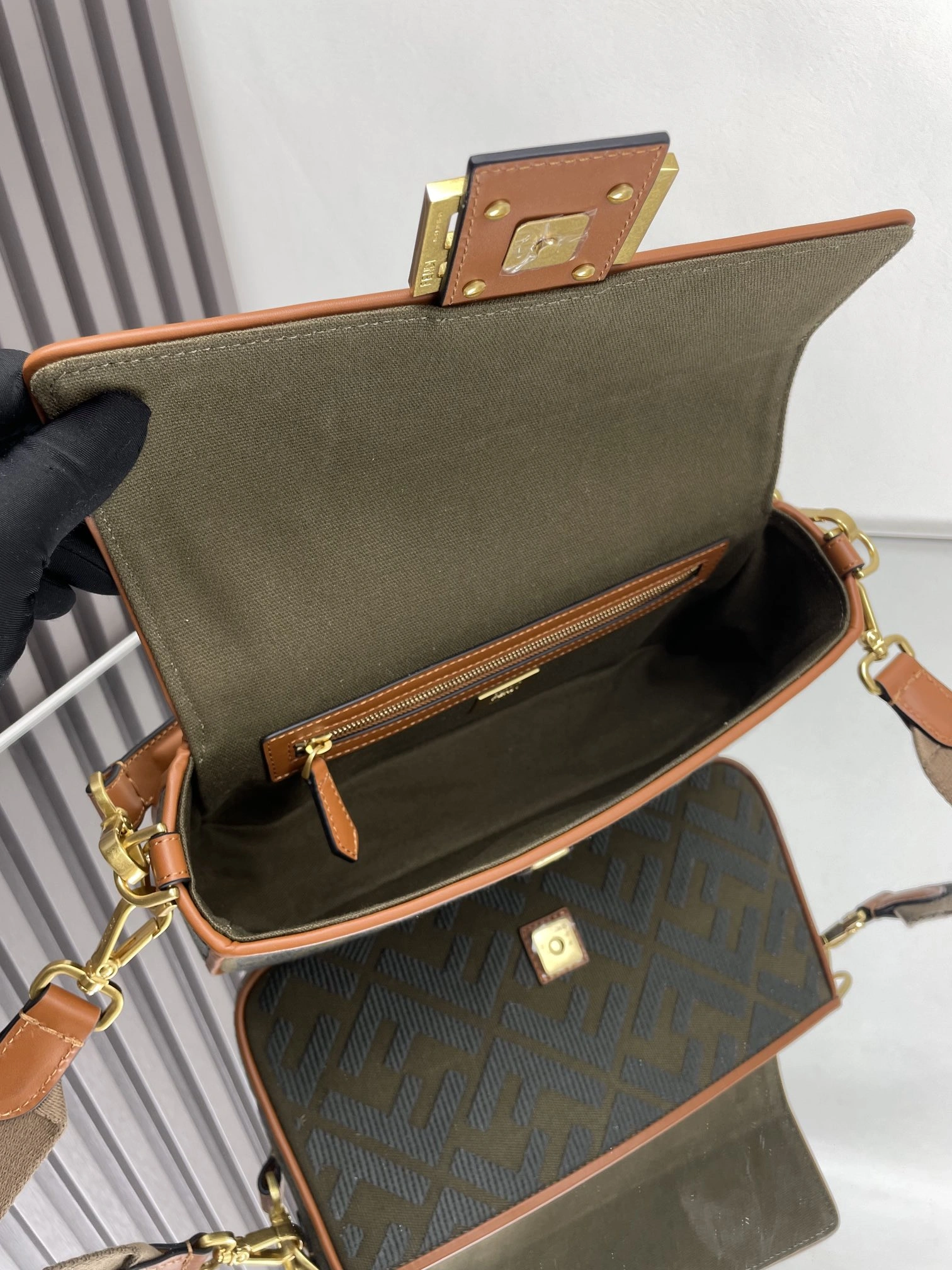 Resilient Fendi Satchel Bags 69782