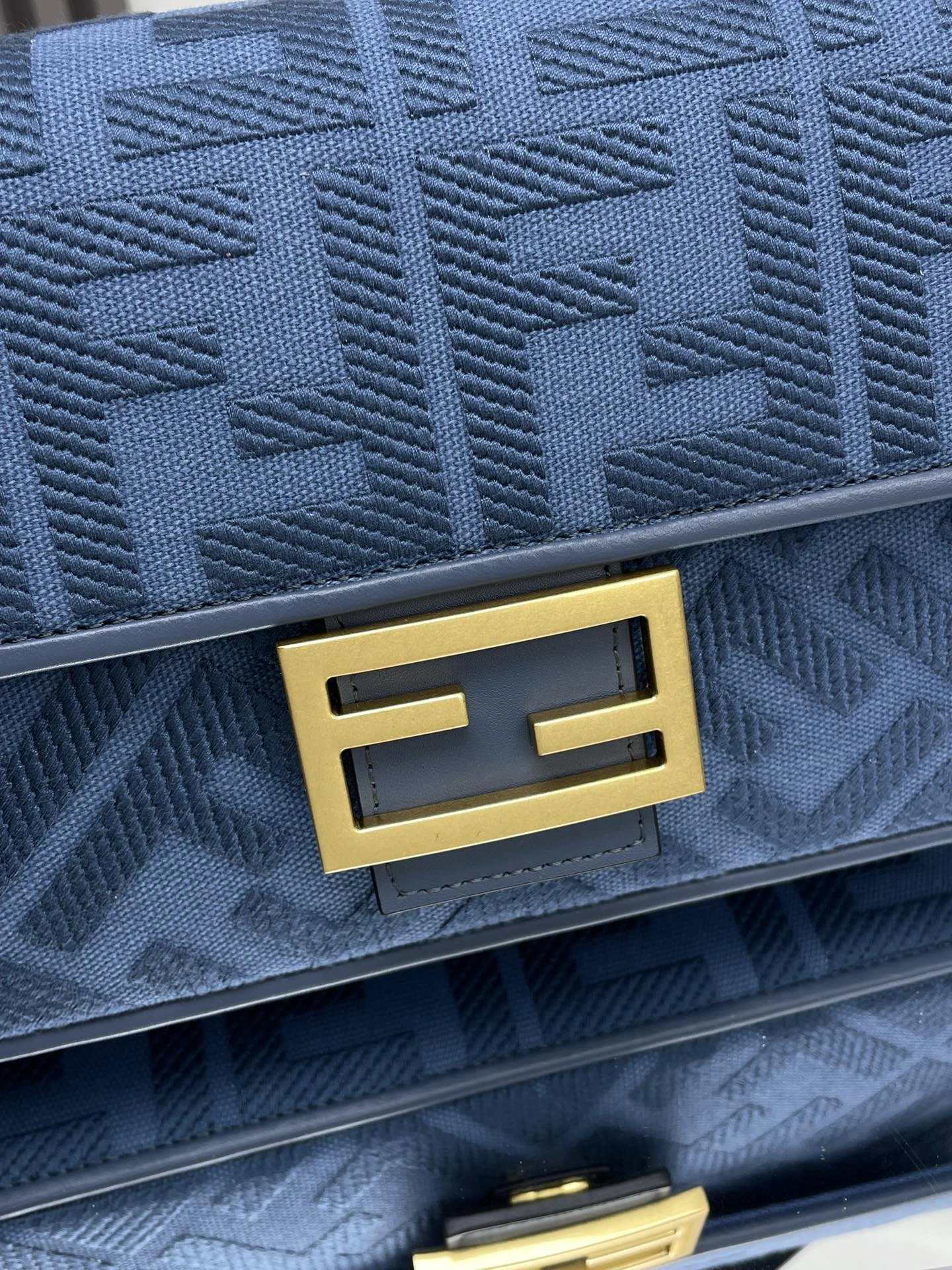 Comfortable Fendi Satchel Bags 69774